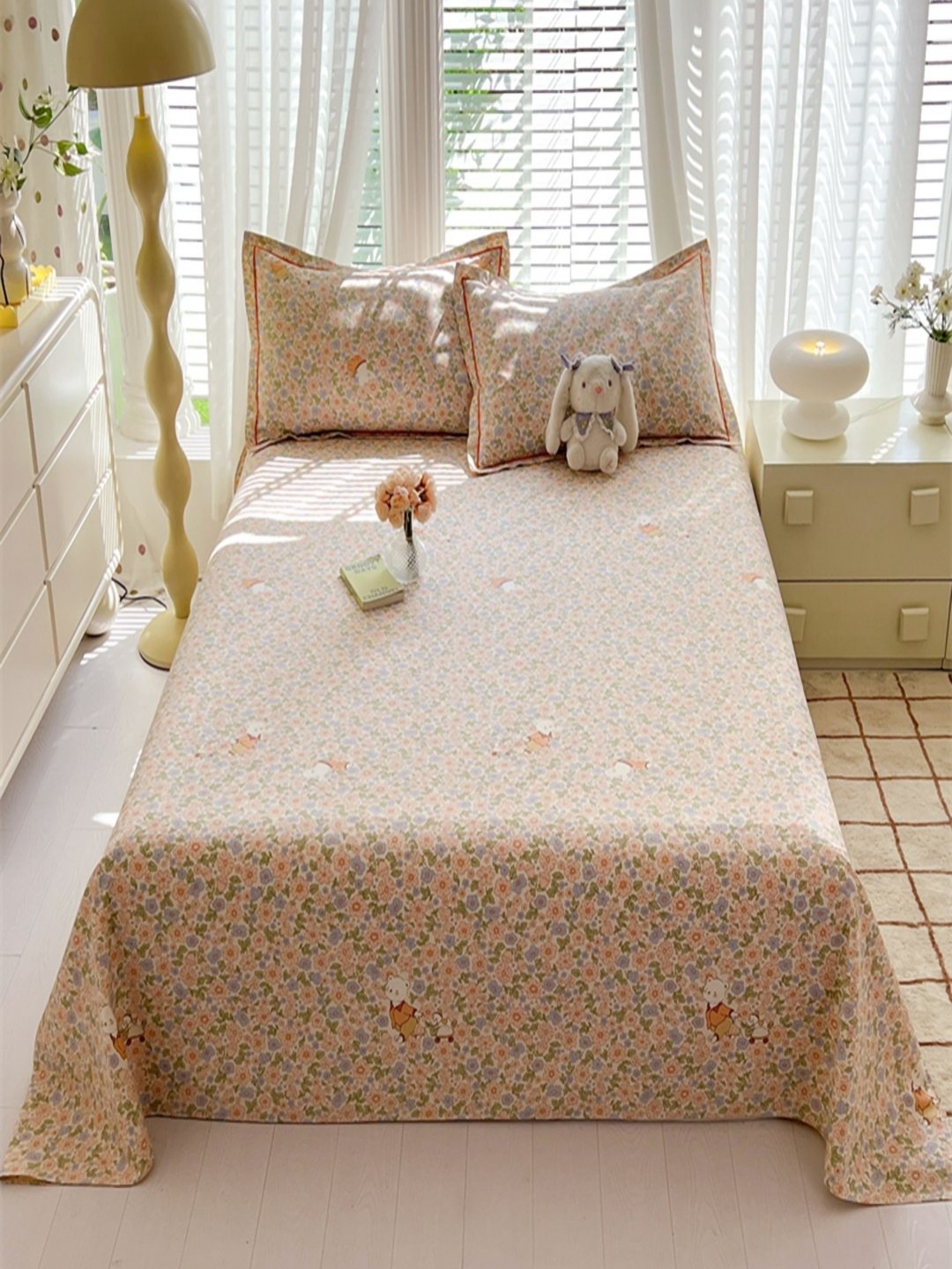 JC HOME Cream-Coloured & Green Floral Pure Cotton 230 TC King Bedsheet Set 2.50 m x 2.45 m
JC HOME Cream-Coloured & Green Floral Pure Cotton 230 TC King Bedsheet Set 2.50 m x 2.45 m
