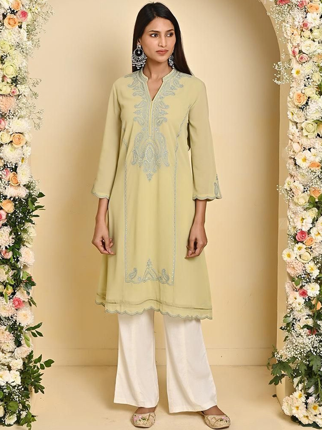 Lakshita Paisley Embroidered Sequinned Mandarin Collar Georgette Straight Kurta, Green
Lakshita Paisley Embroidered Sequinned Mandarin Collar Georgette Straight Kurta, Green