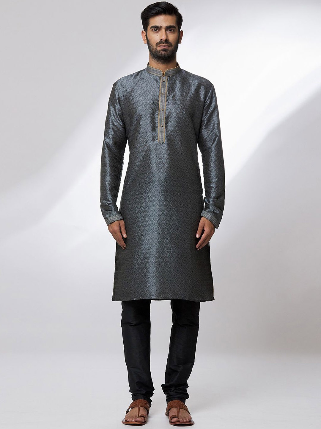 Samyukta Singhania Men Printed Regular Thread Work Kurta with Churidar, Grey
Samyukta Singhania Men Printed Regular Thread Work Kurta with Churidar, Grey