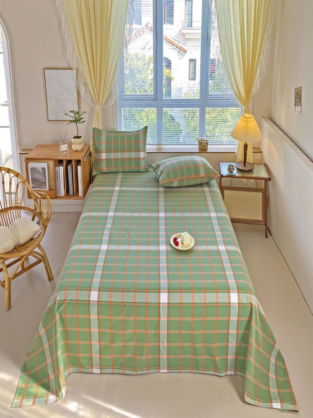 JC HOME Green & White Geometric Pure Cotton 230 TC King Bedsheet Set 2.50 m x 2.50 m
JC HOME Green & White Geometric Pure Cotton 230 TC King Bedsheet Set 2.50 m x 2.50 m