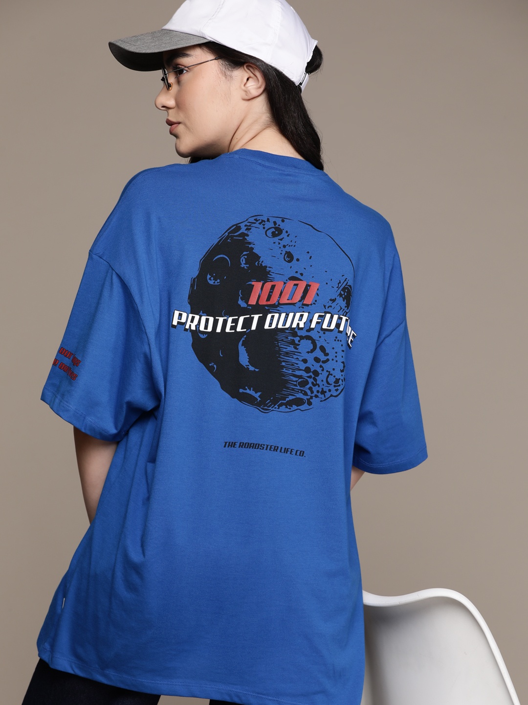 The Roadster Lifestyle Co. Printed Drop-Shoulder Sleeves Oversized Longline T-shirt, Blue
The Roadster Lifestyle Co. Printed Drop-Shoulder Sleeves Oversized Longline T-shirt, Blue