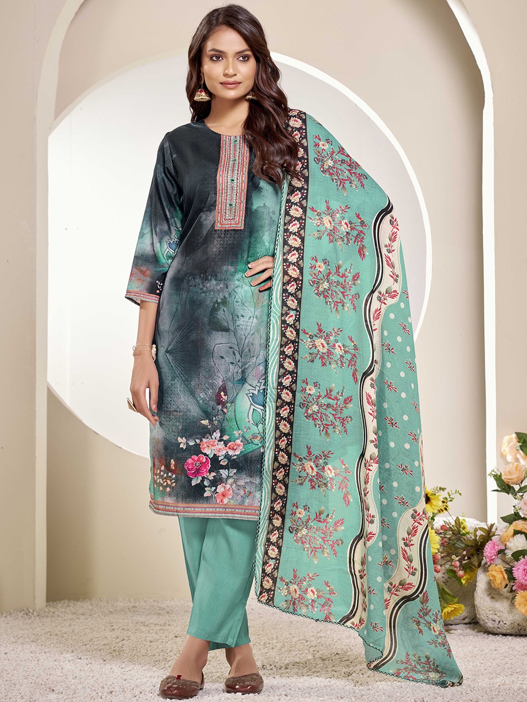 Anouk Green Floral Printed Round Neck Pure Cotton Straight Kurta with Trouser & Dupatta
Anouk Green Floral Printed Round Neck Pure Cotton Straight Kurta with Trouser & Dupatta