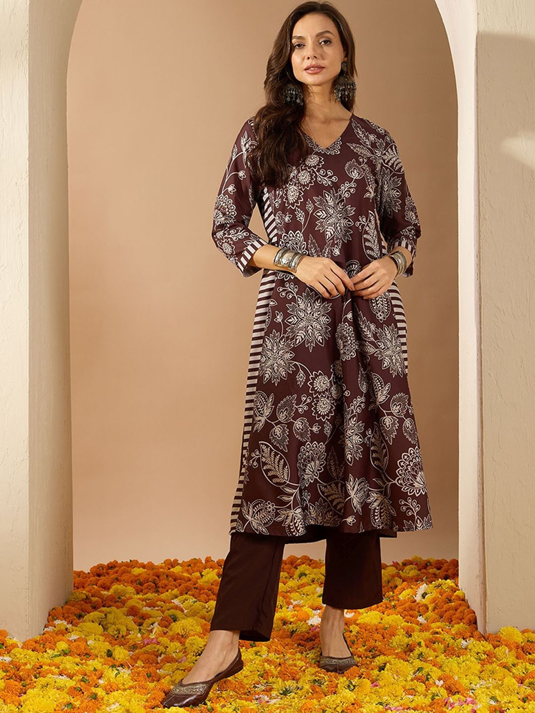 ZIYAA Floral Printed Three-Quarter Sleeves Regular Straight Kurta With Trouser, Brown
ZIYAA Floral Printed Three-Quarter Sleeves Regular Straight Kurta With Trouser, Brown