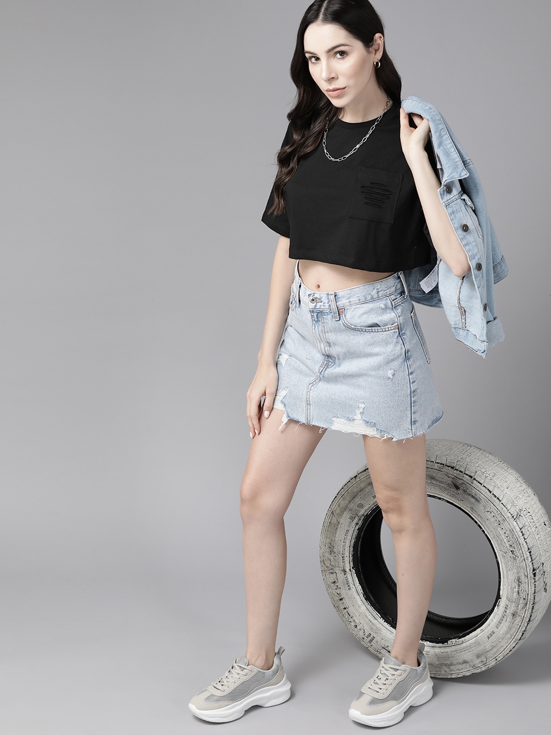 The Roadster Lifestyle Co. Pocket Detail Drop-Shoulder Pure Cotton Boxy Crop T-shirt, Black
The Roadster Lifestyle Co. Pocket Detail Drop-Shoulder Pure Cotton Boxy Crop T-shirt, Black