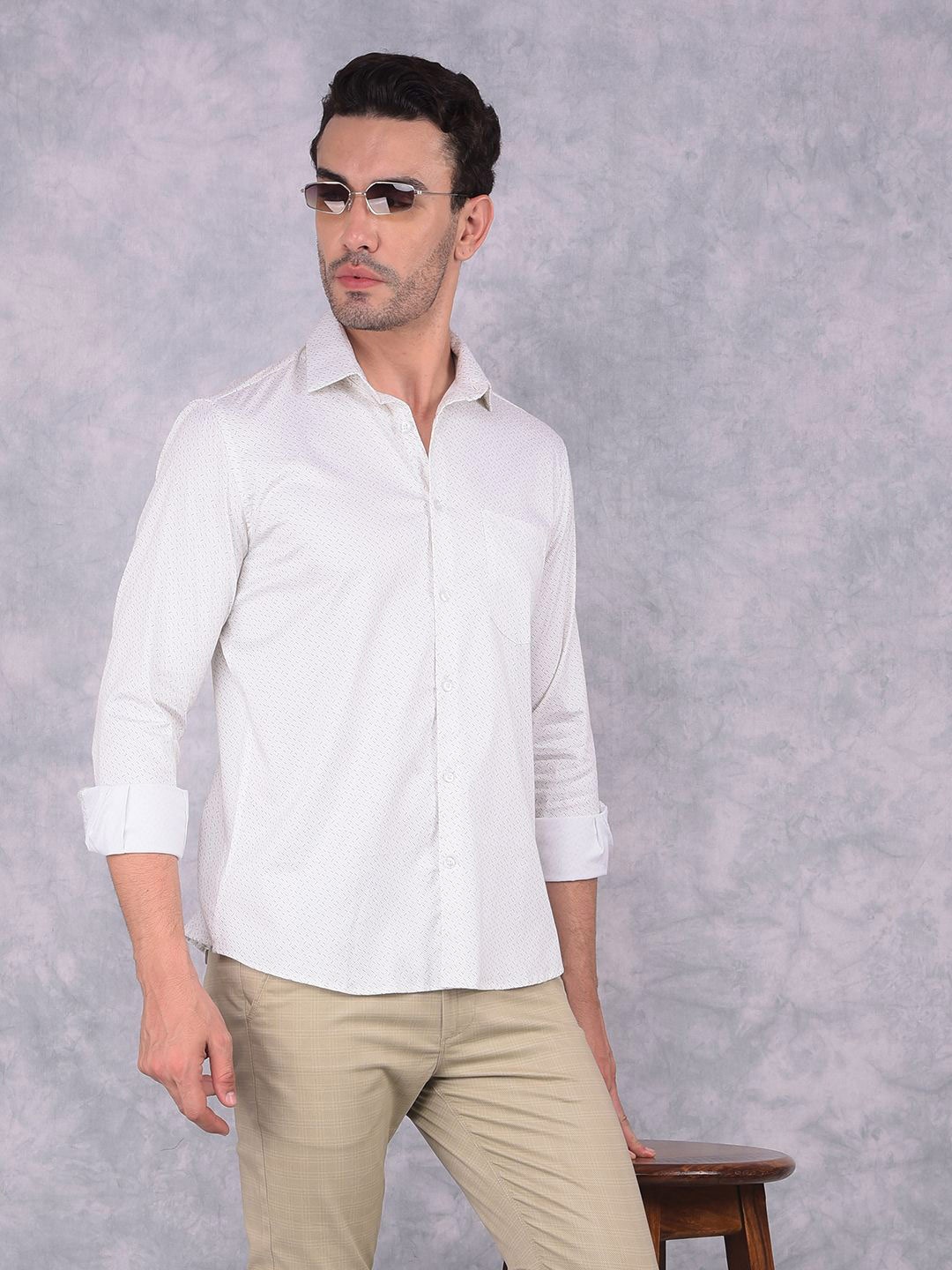 Crimsoune Club Men Smart Spread Collar Micro Ditsy Printed Cotton Slim Fit Casual Shirt, White
Crimsoune Club Men Smart Spread Collar Micro Ditsy Printed Cotton Slim Fit Casual Shirt, White