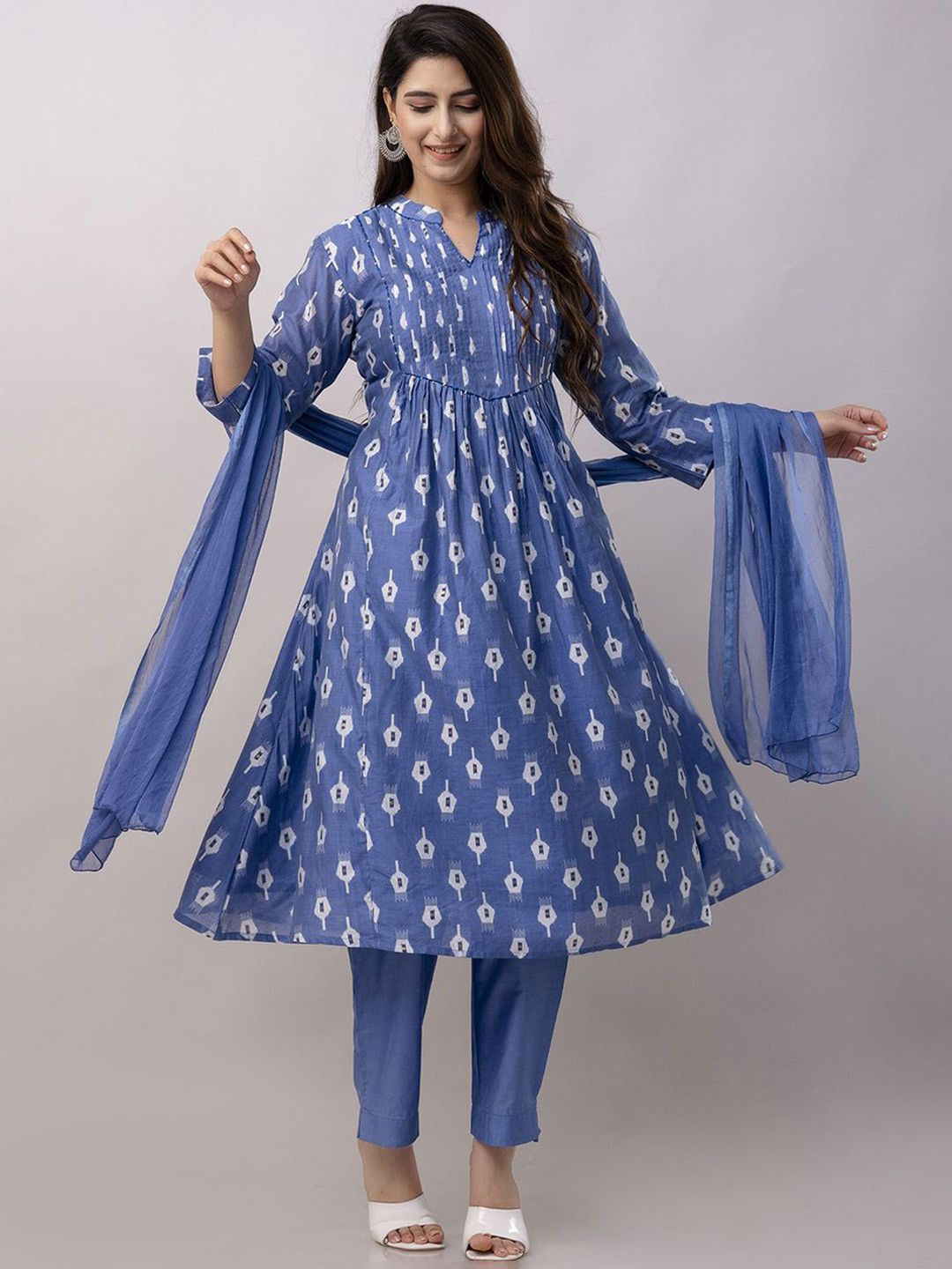 Aawari Geometric Printed Regular Pure Silk Anarkali Kurta with Trousers & Dupatta, Blue
Aawari Geometric Printed Regular Pure Silk Anarkali Kurta with Trousers & Dupatta, Blue
