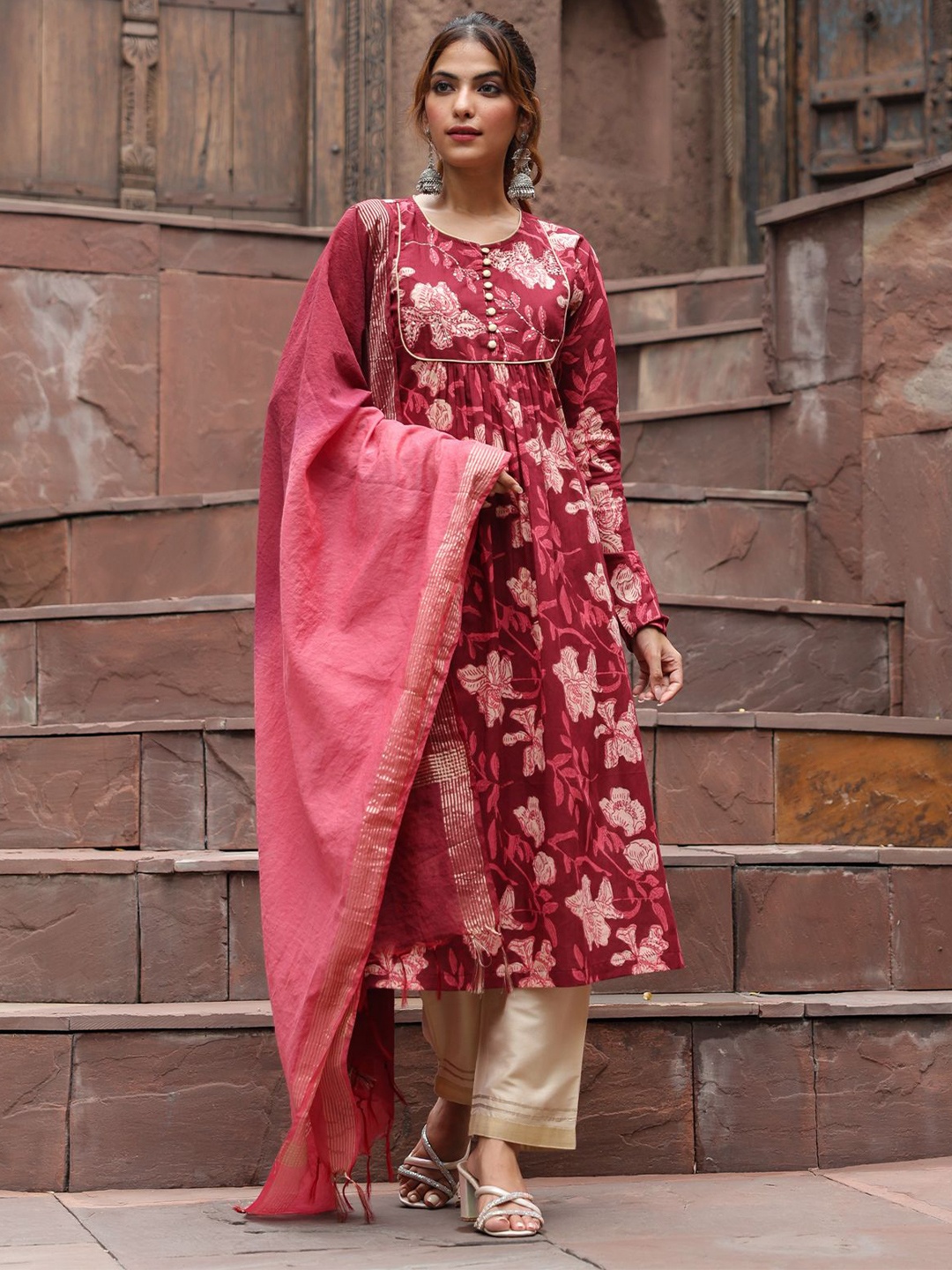 Rain & Rainbow Floral Printed Regular Pure Cotton A-Line Kurta with Trousers & Dupatta, Maroon
Rain & Rainbow Floral Printed Regular Pure Cotton A-Line Kurta with Trousers & Dupatta, Maroon