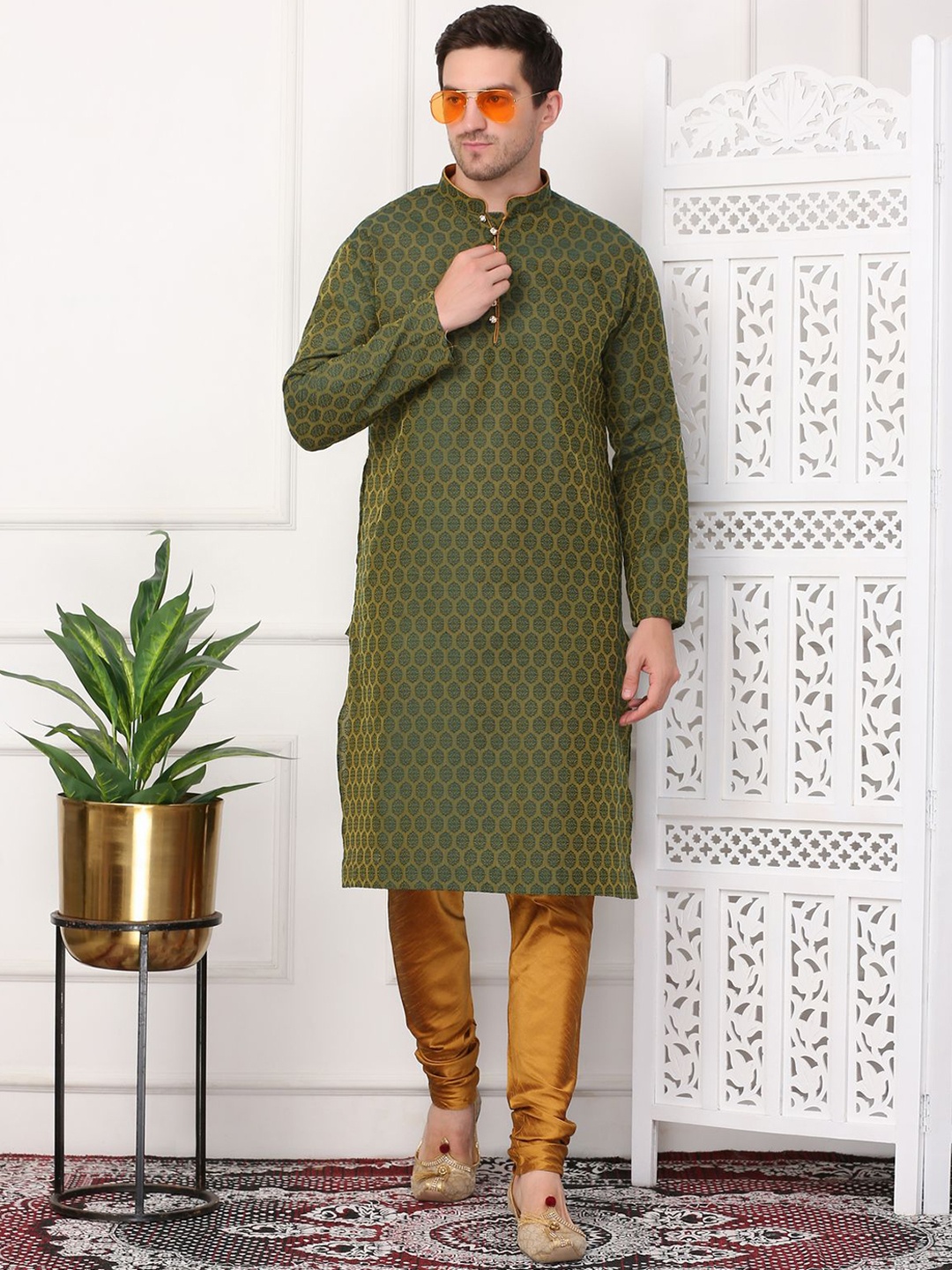 Sydney Heights Ethnic Motifs Woven Design Jacquard Weave Straight Kurta with Churidar, Green
Sydney Heights Ethnic Motifs Woven Design Jacquard Weave Straight Kurta with Churidar, Green