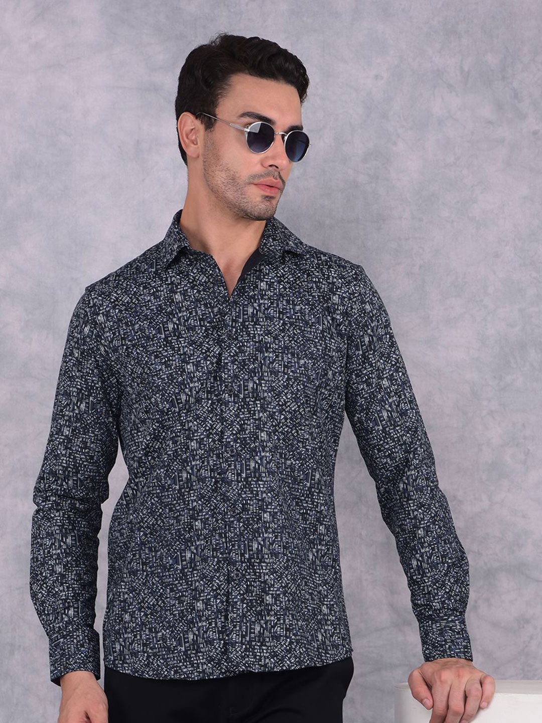 Crimsoune Club Men Smart Spread Collar Abstract Printed Cotton Slim Fit Casual Shirt, Navy blue
Crimsoune Club Men Smart Spread Collar Abstract Printed Cotton Slim Fit Casual Shirt, Navy blue