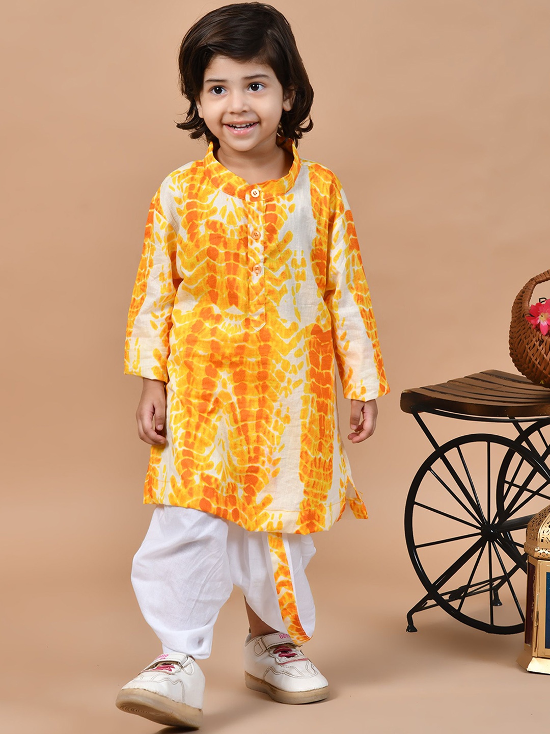 BAESD Boys Ombre Printed Regular Pure Cotton Straight Holi Kurta with Dhoti Pants, Yellow
BAESD Boys Ombre Printed Regular Pure Cotton Straight Holi Kurta with Dhoti Pants, Yellow