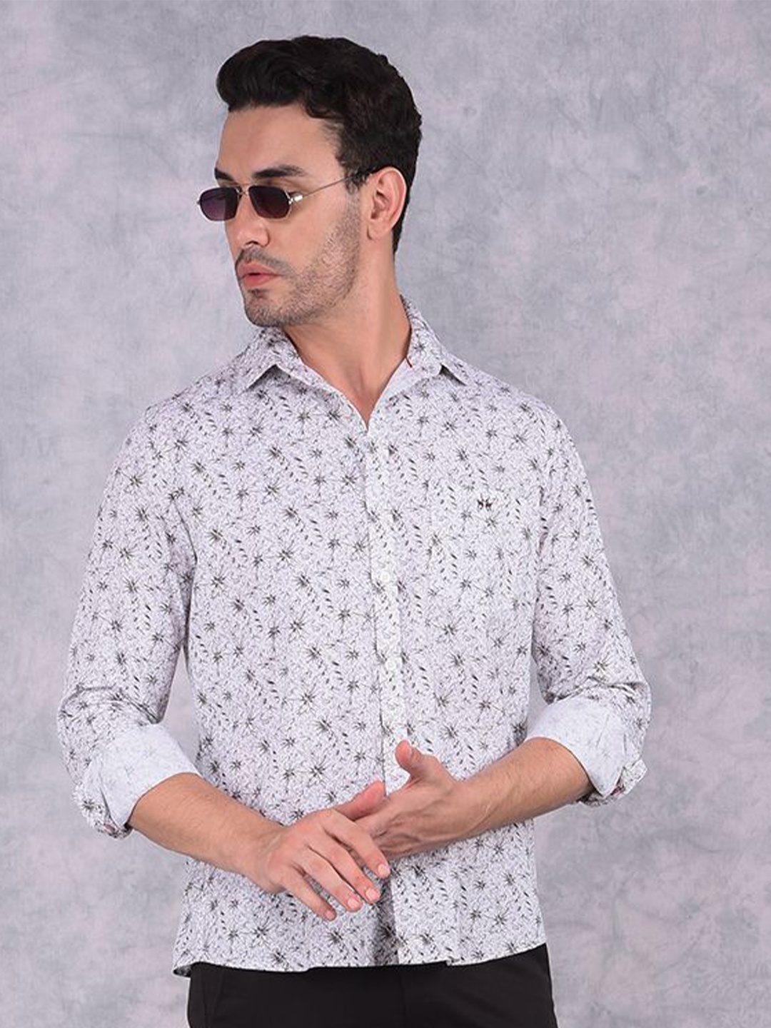 Crimsoune Club Men Smart Spread Collar Floral Printed Cotton Slim Fit Casual Shirt, Off white
Crimsoune Club Men Smart Spread Collar Floral Printed Cotton Slim Fit Casual Shirt, Off white