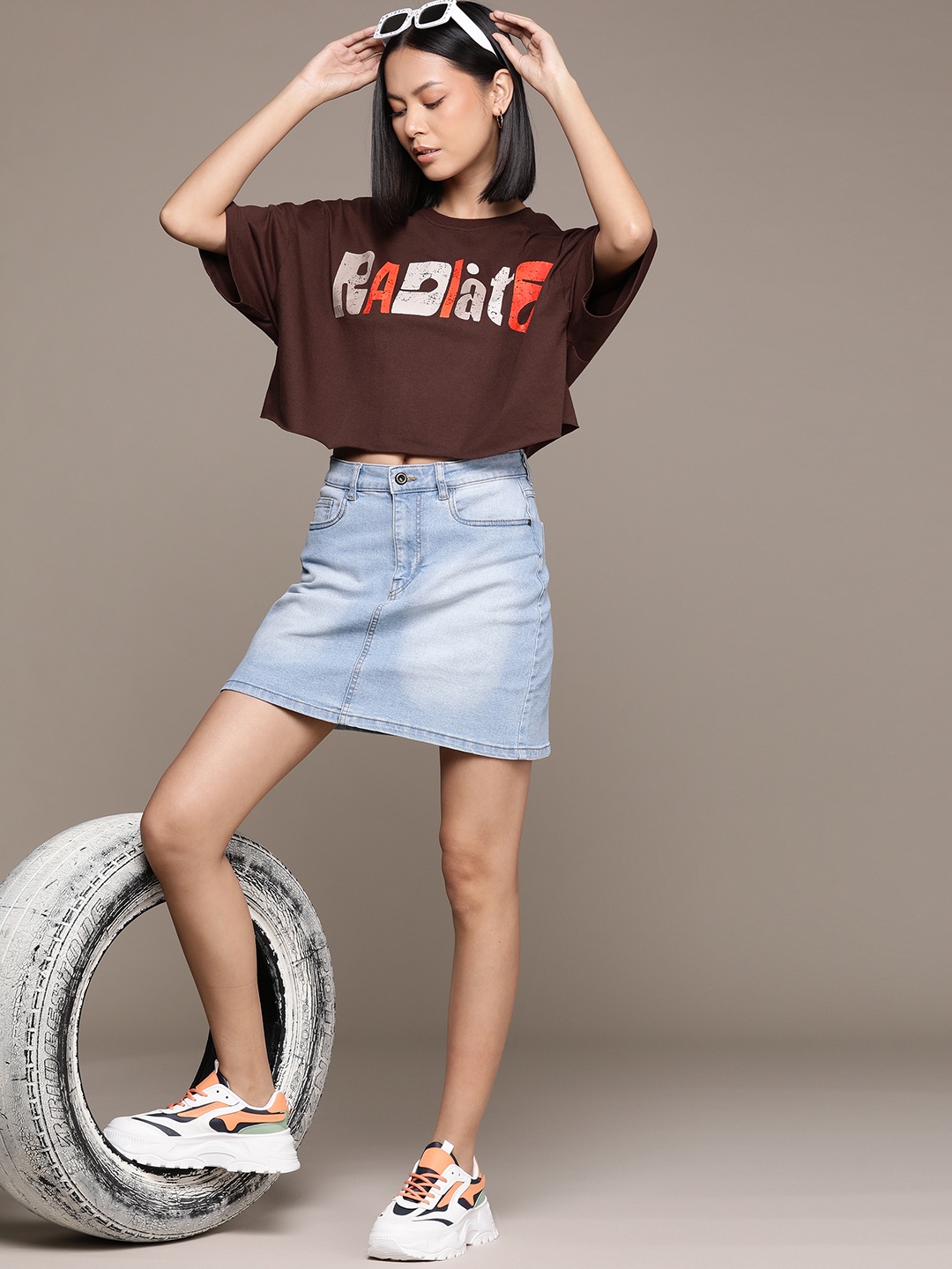 The Roadster Lifestyle Co. Typography Printed Drop-Shoulder Sleeves Oversized T-shirt, Brown
The Roadster Lifestyle Co. Typography Printed Drop-Shoulder Sleeves Oversized T-shirt, Brown