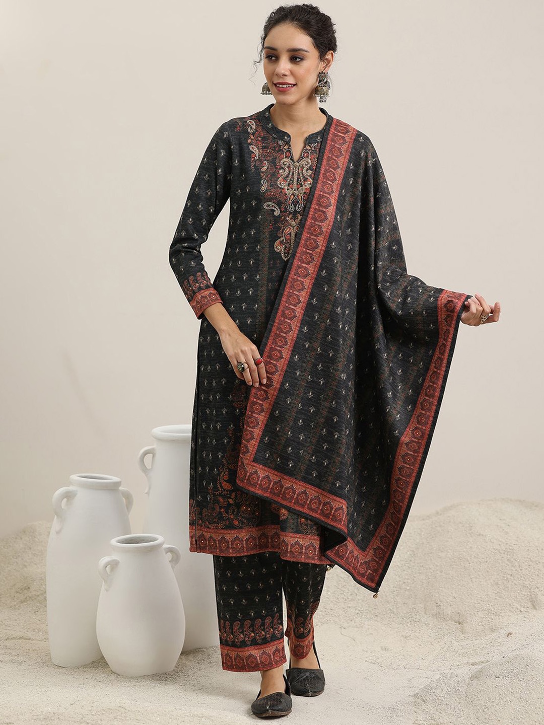 Libas Grey Paisley Printed Mandarin Collar Beads and Stones Kurta with Trousers & Dupatta
Libas Grey Paisley Printed Mandarin Collar Beads and Stones Kurta with Trousers & Dupatta