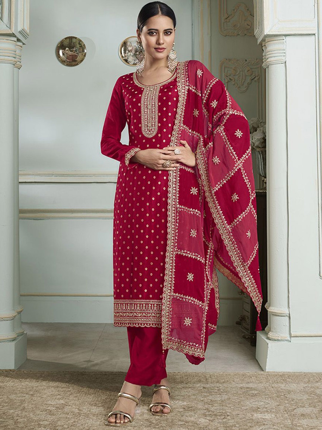 Seerat Ethnic Motifs Embroidered Zari Pure Silk Straight Kurta with Trousers & Dupatta, Red
Seerat Ethnic Motifs Embroidered Zari Pure Silk Straight Kurta with Trousers & Dupatta, Red