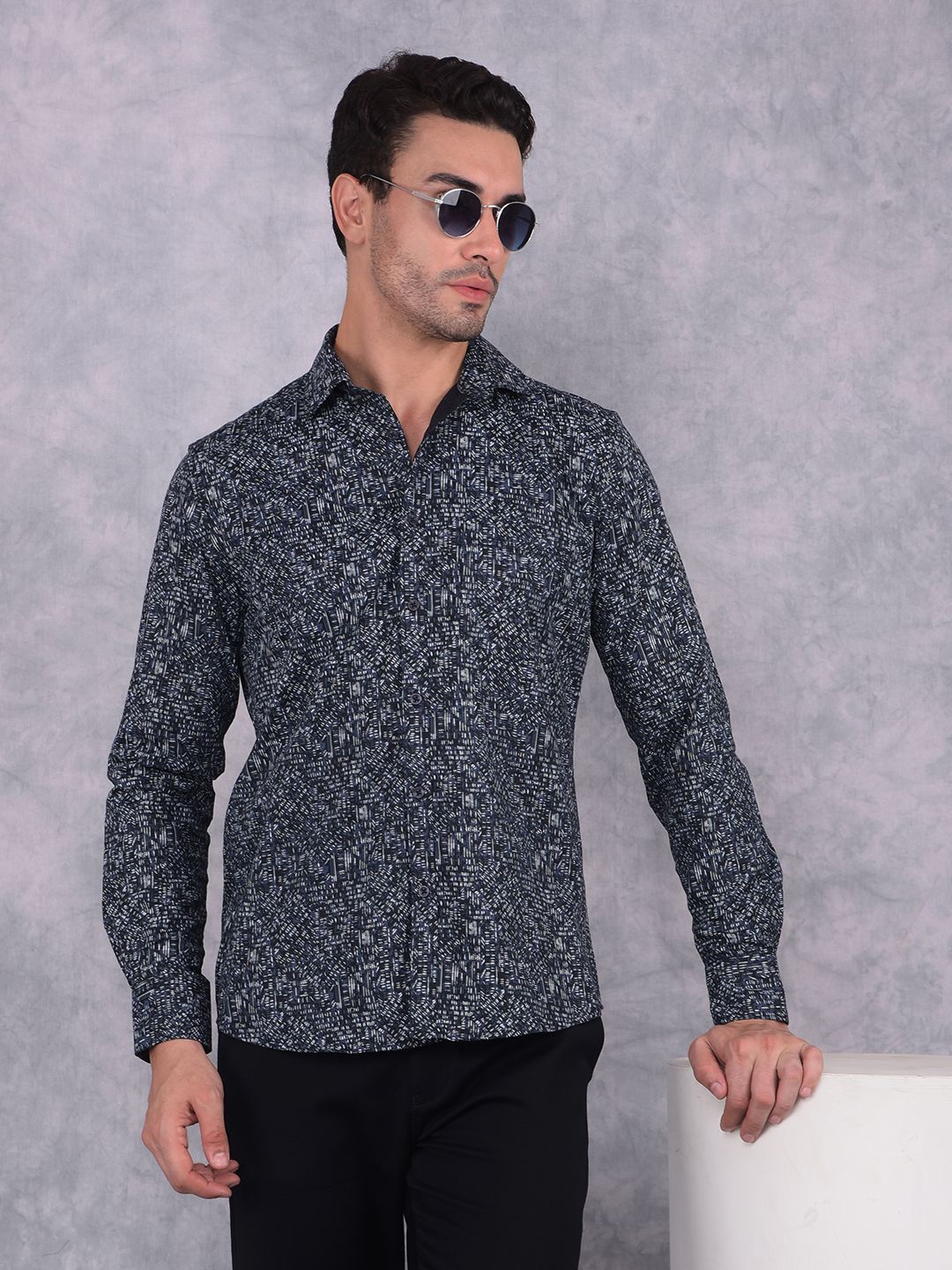Crimsoune Club Men Smart Spread Collar Abstract Printed Cotton Slim Fit Casual Shirt, Navy blue
Crimsoune Club Men Smart Spread Collar Abstract Printed Cotton Slim Fit Casual Shirt, Navy blue