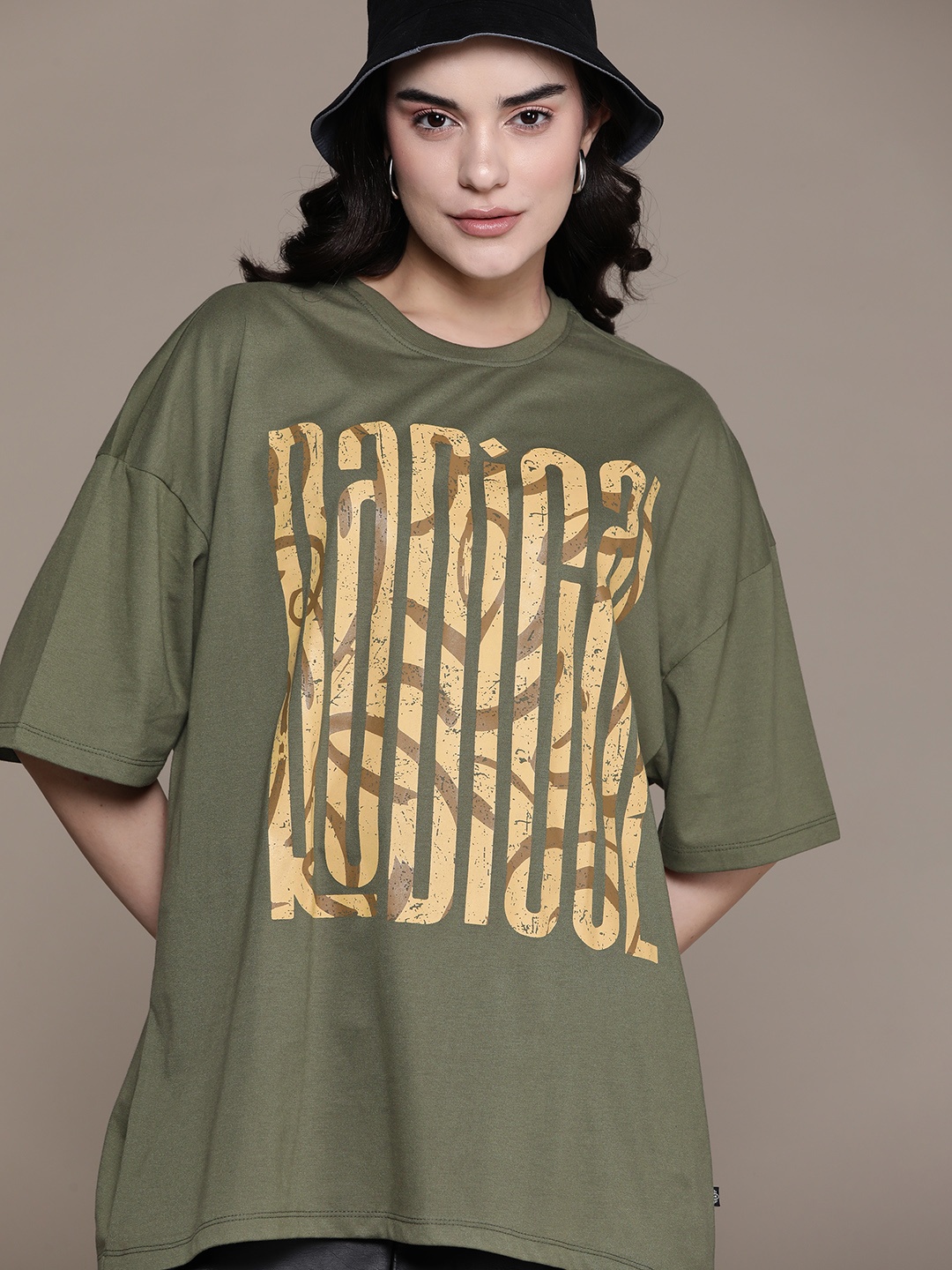 The Roadster Lifestyle Co. Typography Printed Drop-Shoulder Sleeve Oversized T-shirt, Olive
The Roadster Lifestyle Co. Typography Printed Drop-Shoulder Sleeve Oversized T-shirt, Olive