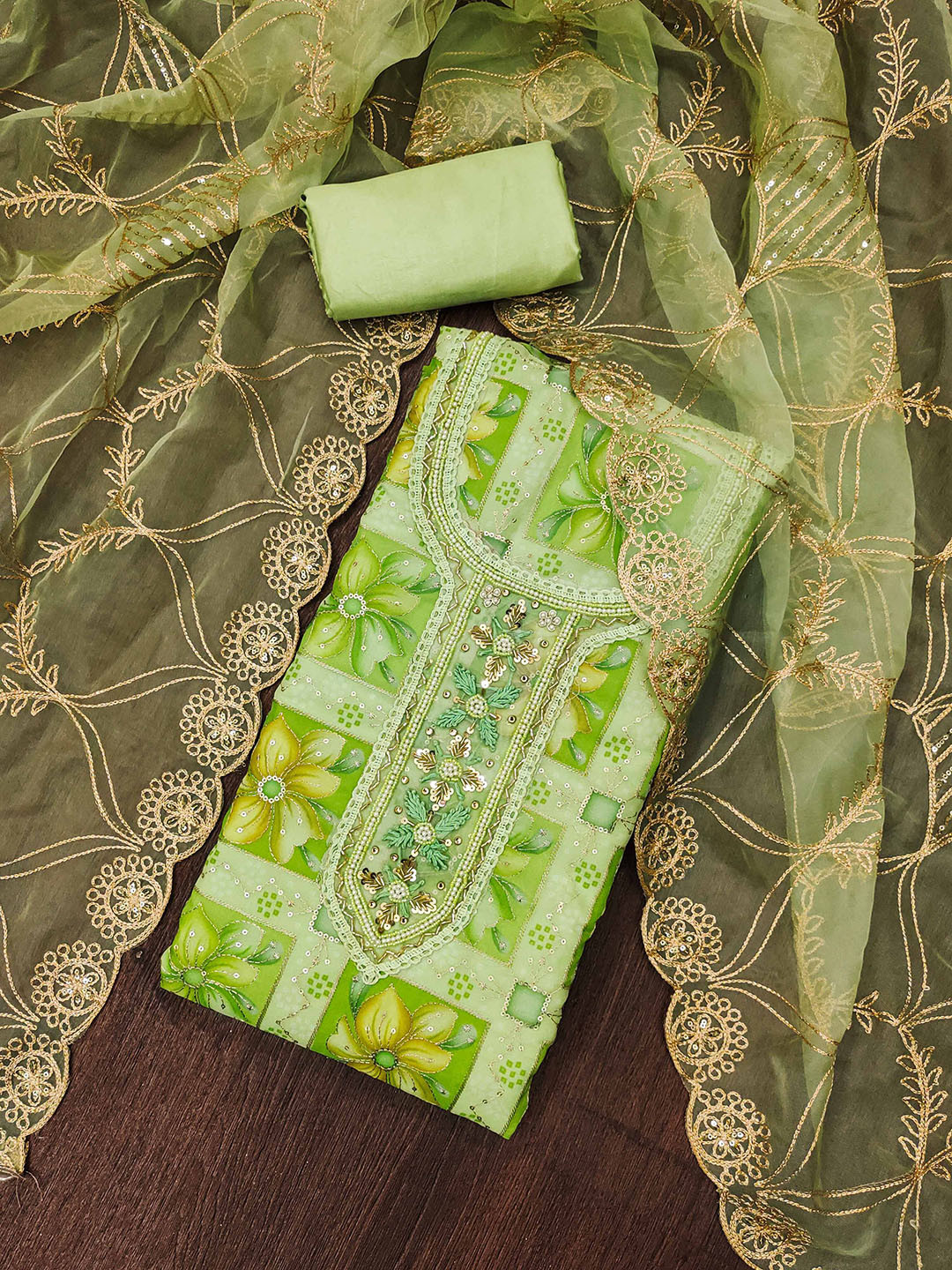 KALINI Floral Embroidered Beads and Stones Organza Unstitched Dress Material, Green
KALINI Floral Embroidered Beads and Stones Organza Unstitched Dress Material, Green