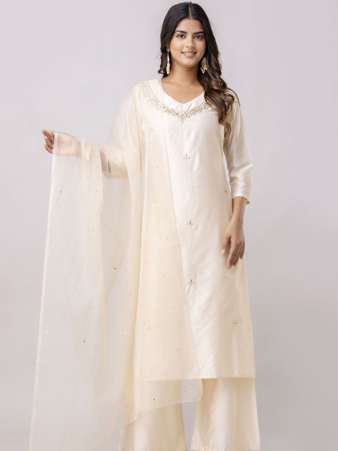 KALINI Floral Embroidered V-Neck Pure Silk Straight Kurta with Trousers & With Dupatta, Off white
KALINI Floral Embroidered V-Neck Pure Silk Straight Kurta with Trousers & With Dupatta, Off white