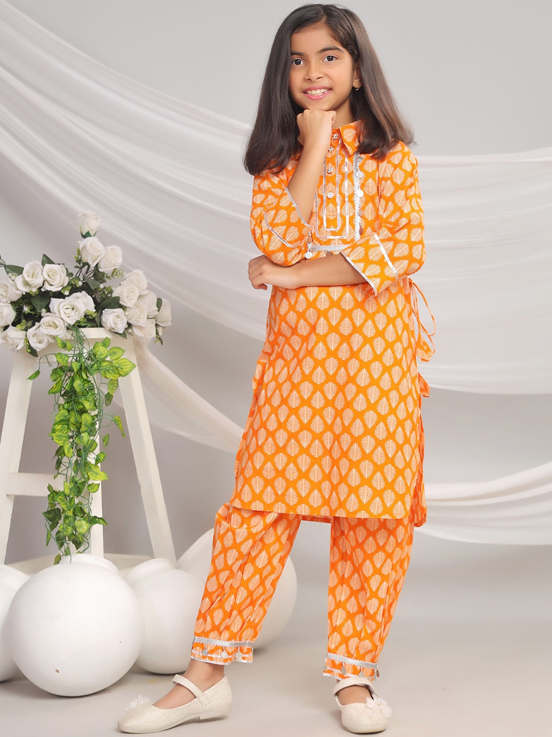 BAESD Girls Floral Printed Gotta Patti Pure Cotton Straight Kurta With Patiala, Orange
BAESD Girls Floral Printed Gotta Patti Pure Cotton Straight Kurta With Patiala, Orange