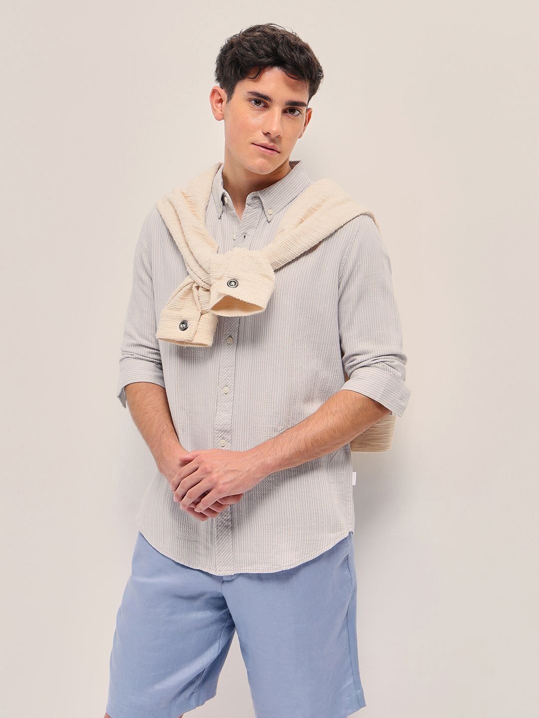 THE BEAR HOUSE Men Button-Down Collar Vertical Striped Cotton Slim Fit Casual Shirt, Grey
THE BEAR HOUSE Men Button-Down Collar Vertical Striped Cotton Slim Fit Casual Shirt, Grey