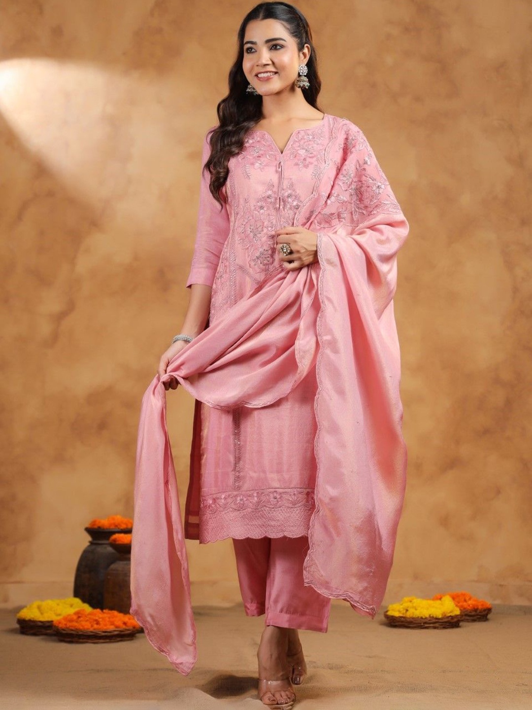 AUTUMN LANE Floral Embroidered Regular Thread Work Straight Kurta with Trousers & Dupatta, Pink
AUTUMN LANE Floral Embroidered Regular Thread Work Straight Kurta with Trousers & Dupatta, Pink