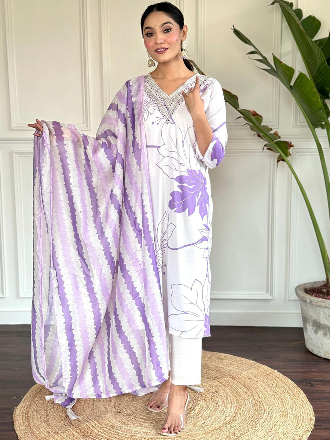 THE52 Floral Printed Thread Work Chanderi Silk Straight Kurta with Trousers & Dupatta, Purple
THE52 Floral Printed Thread Work Chanderi Silk Straight Kurta with Trousers & Dupatta, Purple