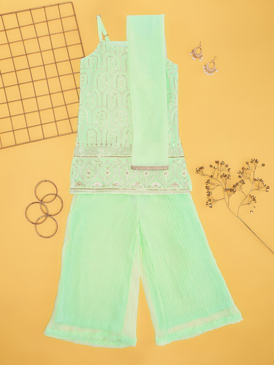 AKKRITI BY PANTALOONS Girls Embroidered Regular Straight Kurta with Palazzos & Dupatta, Green
AKKRITI BY PANTALOONS Girls Embroidered Regular Straight Kurta with Palazzos & Dupatta, Green