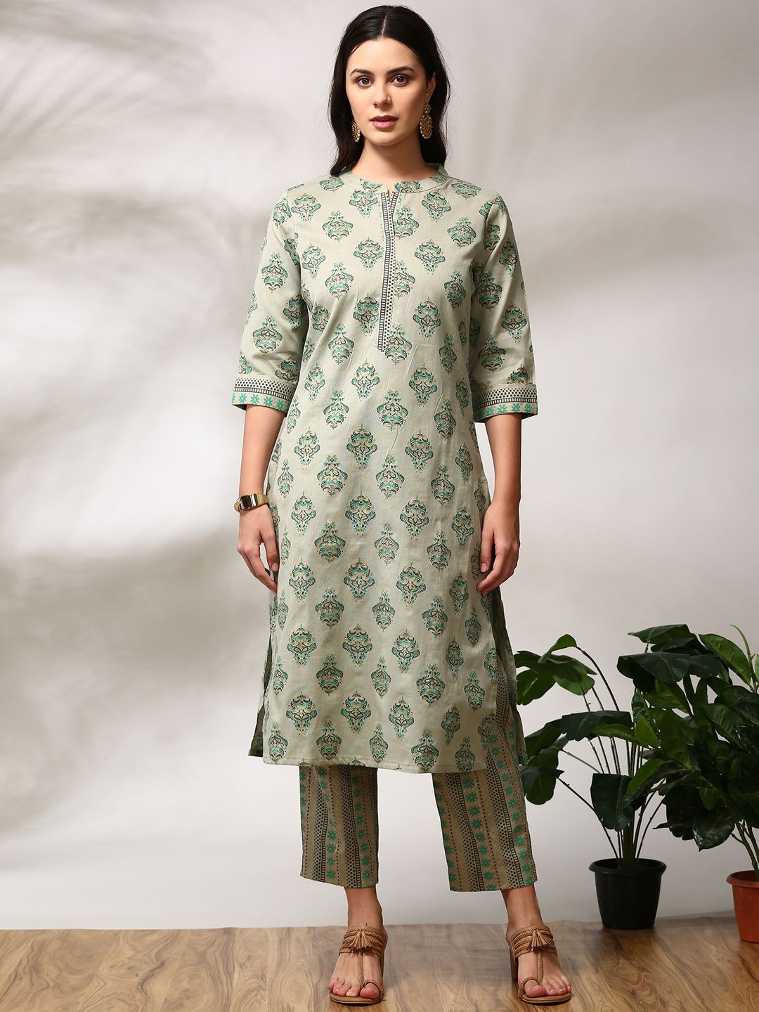 Anouk Olive Ethnic Motifs Printed Band Collar Pure Cotton Straight Kurta With Trouser
Anouk Olive Ethnic Motifs Printed Band Collar Pure Cotton Straight Kurta With Trouser