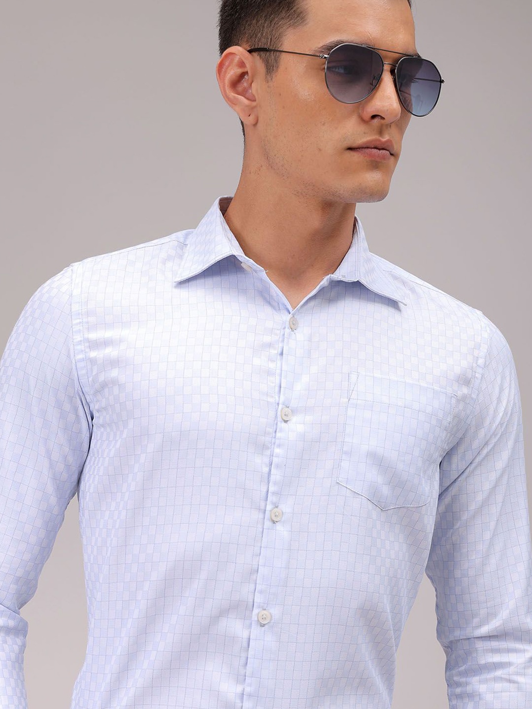 The Indian Garage Co. X Luxe Men Cutaway Collar Checked Slim Fit Formal Shirt, Blue
The Indian Garage Co. X Luxe Men Cutaway Collar Checked Slim Fit Formal Shirt, Blue