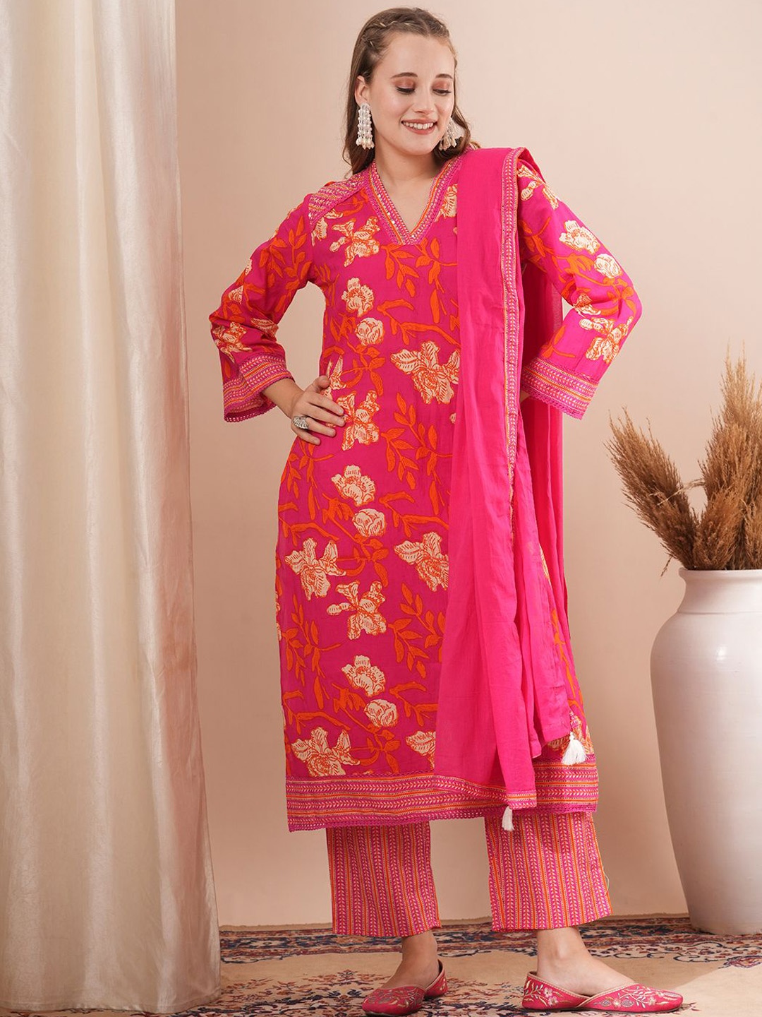 FASHOR Floral Printed Kantha Work Pure Cotton Kurta With Palazzos & Dupatta, Pink
FASHOR Floral Printed Kantha Work Pure Cotton Kurta With Palazzos & Dupatta, Pink