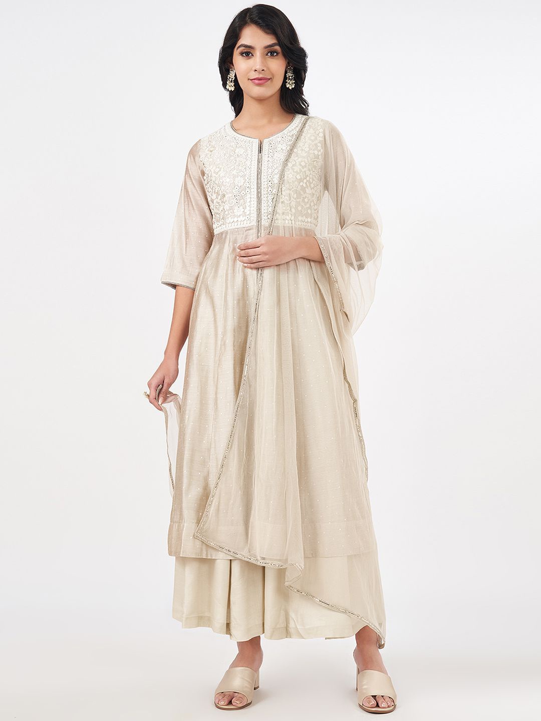 RANGMANCH BY PANTALOONS Embroidered Mirror Work Pure Cotton Kurta With Palazzo & Dupatta, Beige
RANGMANCH BY PANTALOONS Embroidered Mirror Work Pure Cotton Kurta With Palazzo & Dupatta, Beige