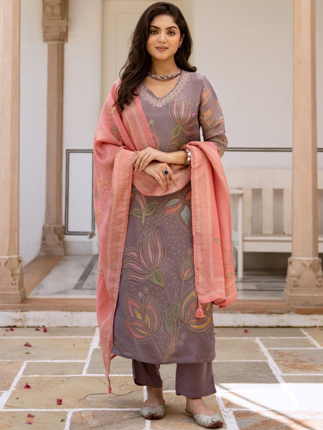 AUTUMN LANE Floral Printed Cotton Silk Straight Kurta With Trousers & Dupatta, Lavender
AUTUMN LANE Floral Printed Cotton Silk Straight Kurta With Trousers & Dupatta, Lavender