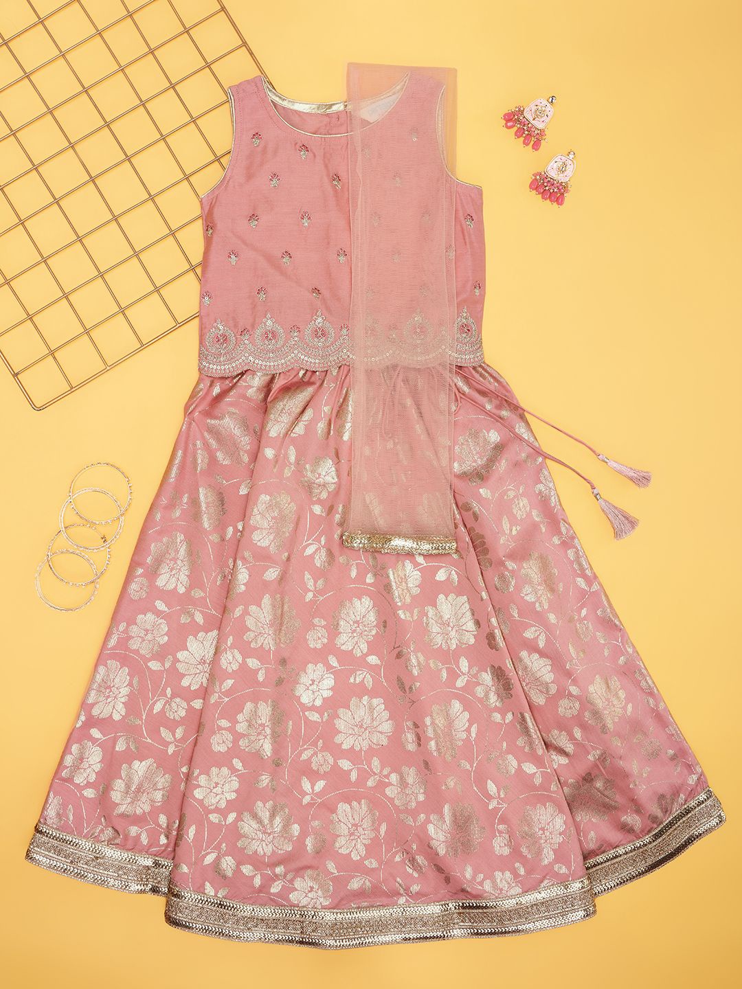 AKKRITI BY PANTALOONS Girls Embroidered Ready to Wear Lehenga & Blouse With Dupatta, Pink
AKKRITI BY PANTALOONS Girls Embroidered Ready to Wear Lehenga & Blouse With Dupatta, Pink