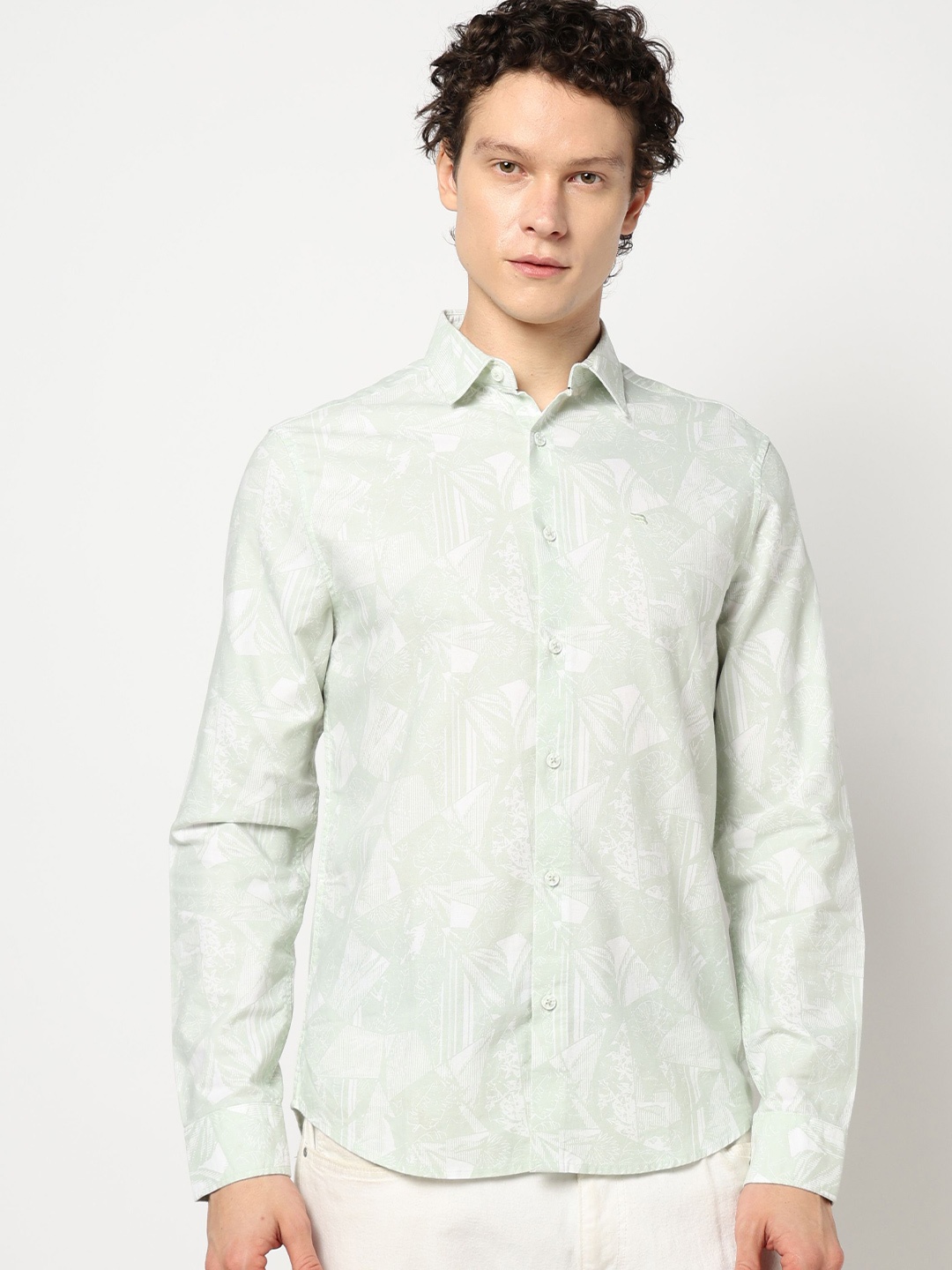 Blue Buddha Men Comfort Spread Collar Floral Printed Cotton Tailored Fit Casual Shirt, Sea green
Blue Buddha Men Comfort Spread Collar Floral Printed Cotton Tailored Fit Casual Shirt, Sea green