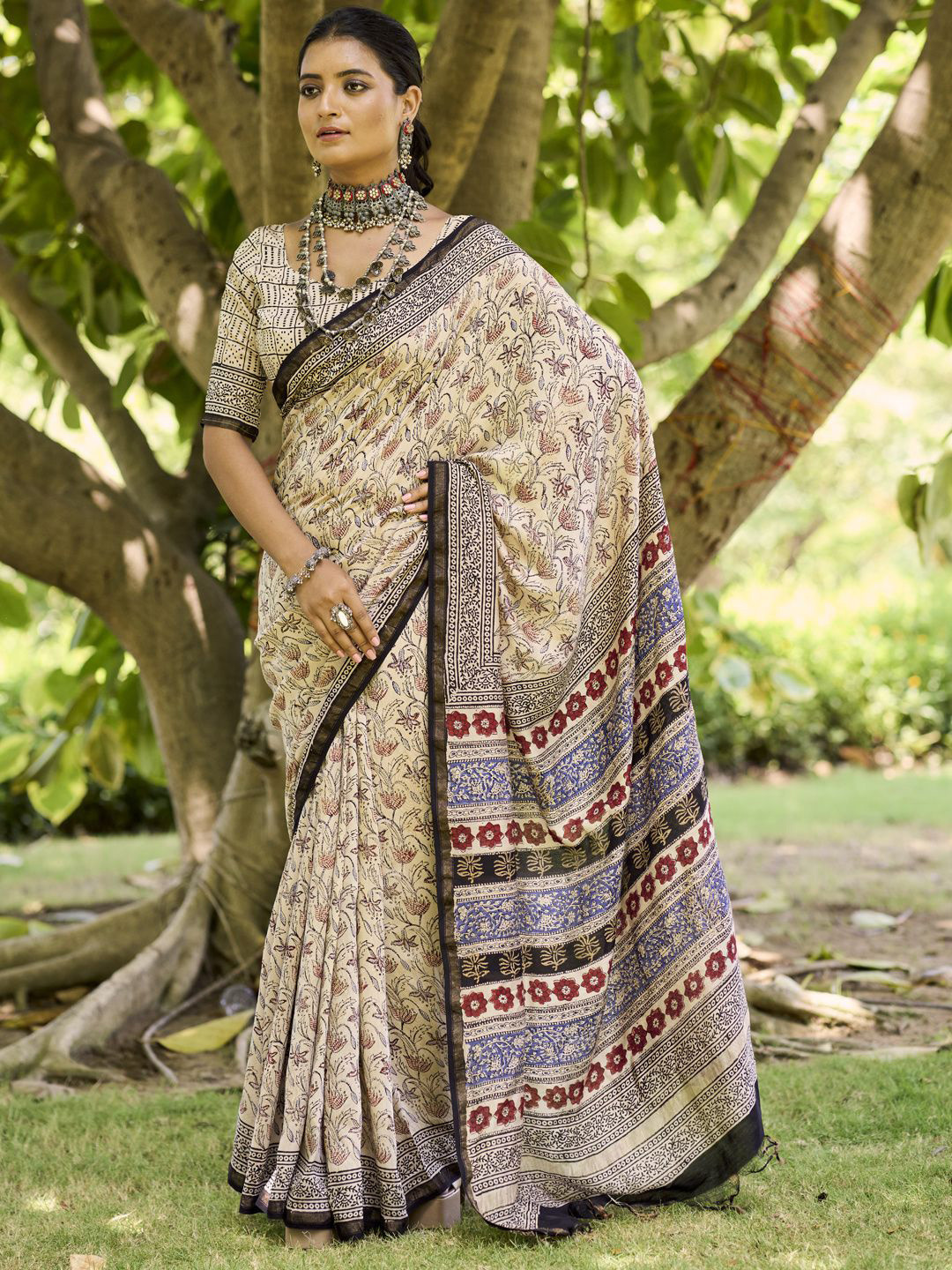 CHUDIYA Ajrak Block Zari Block Print Saree, Beige
CHUDIYA Ajrak Block Zari Block Print Saree, Beige