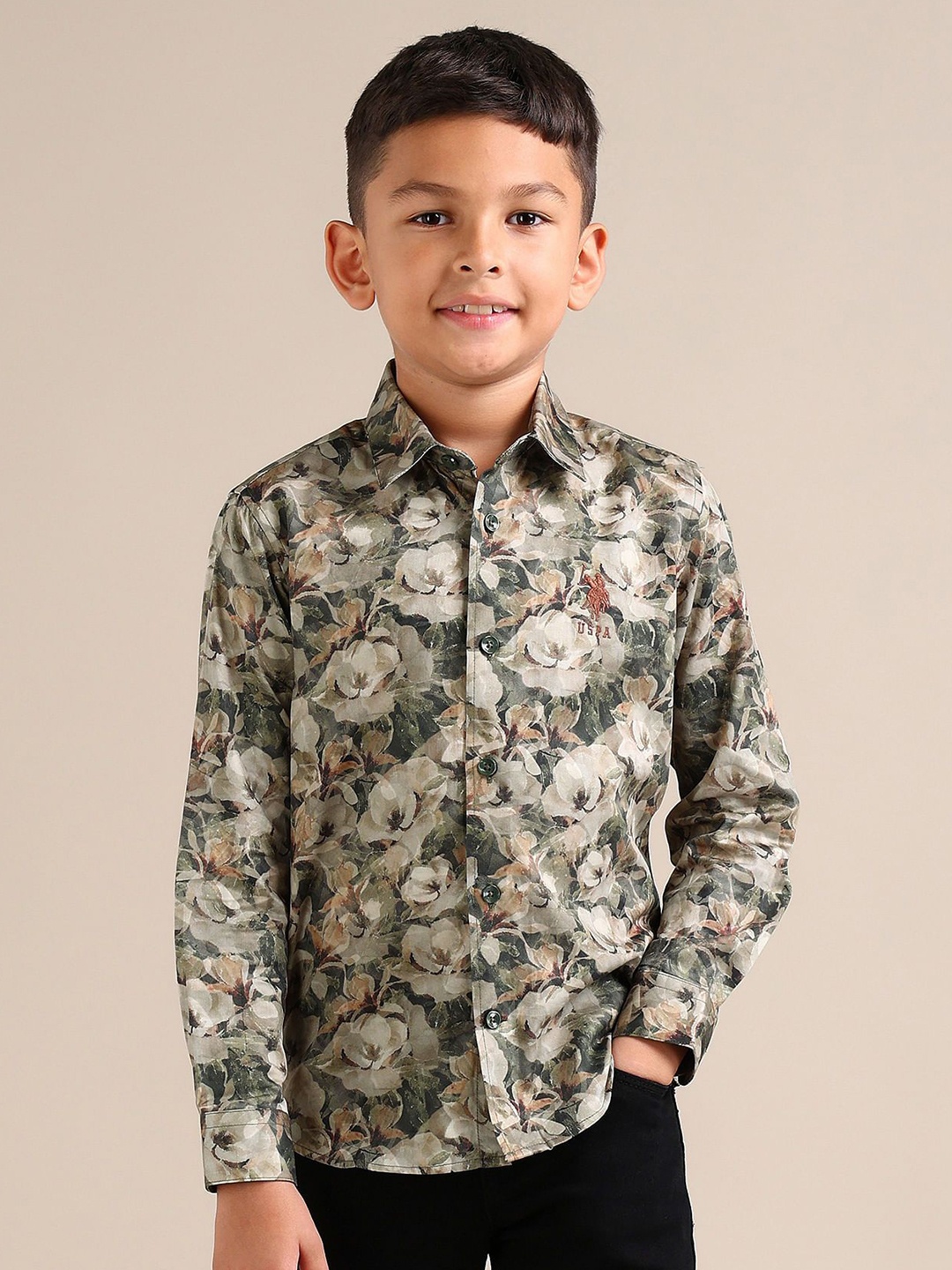 U.S. Polo Assn. Kids Boys Classic Spread Collar Floral Printed Cotton Casual Shirt, Olive
U.S. Polo Assn. Kids Boys Classic Spread Collar Floral Printed Cotton Casual Shirt, Olive