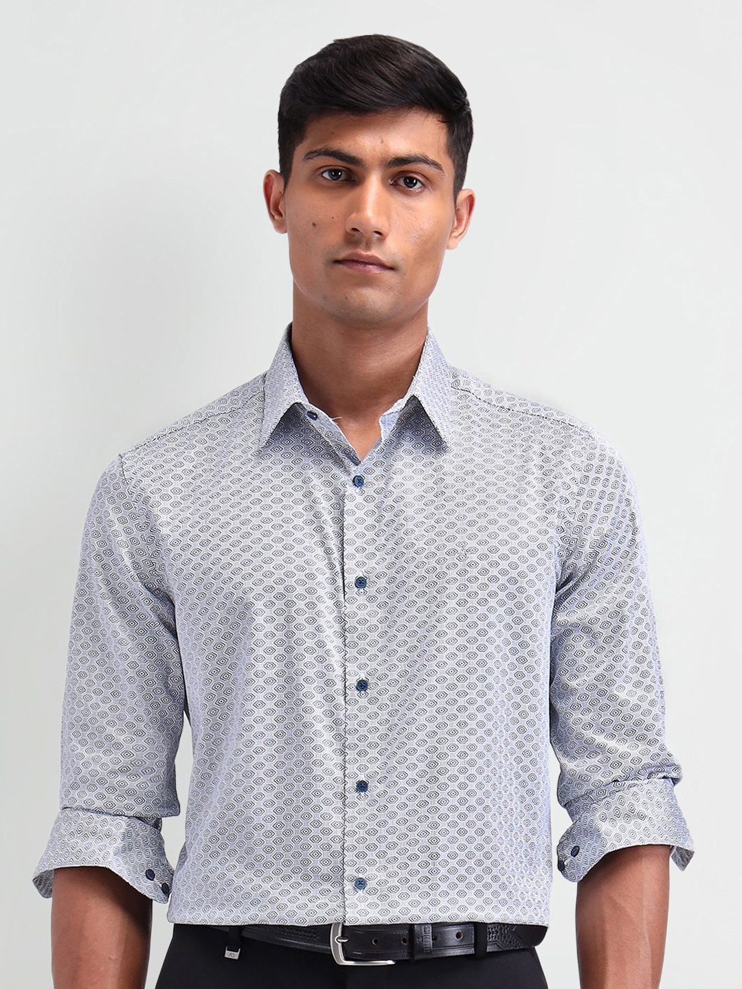 Arrow New York Men Manhattan Micro Ditsy Printed Cotton Slim Fit Casual Shirt, White
Arrow New York Men Manhattan Micro Ditsy Printed Cotton Slim Fit Casual Shirt, White