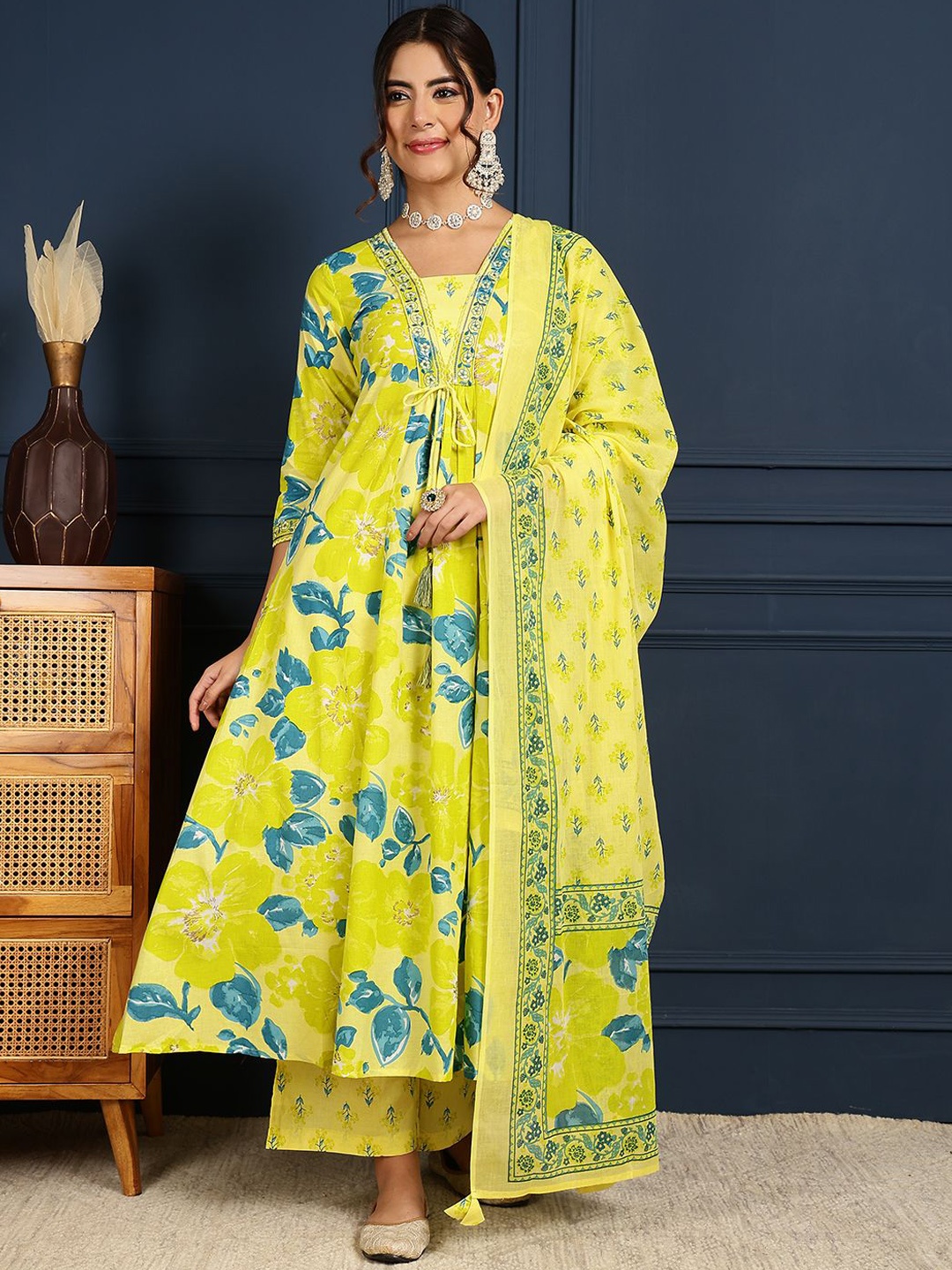 GULMOHAR JAIPUR Floral Printed Thread Work Pure Cotton Anarkali Kurta & Palazzo & Dupatta, Yellow
GULMOHAR JAIPUR Floral Printed Thread Work Pure Cotton Anarkali Kurta & Palazzo & Dupatta, Yellow
