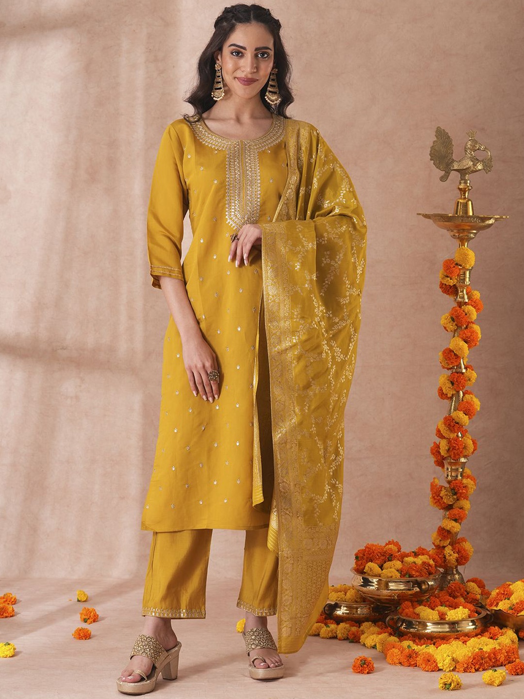 FASHOR Ethnic Motifs Embroidered Regular Straight Kurta with Trousers & Dupatta, Mustard
FASHOR Ethnic Motifs Embroidered Regular Straight Kurta with Trousers & Dupatta, Mustard