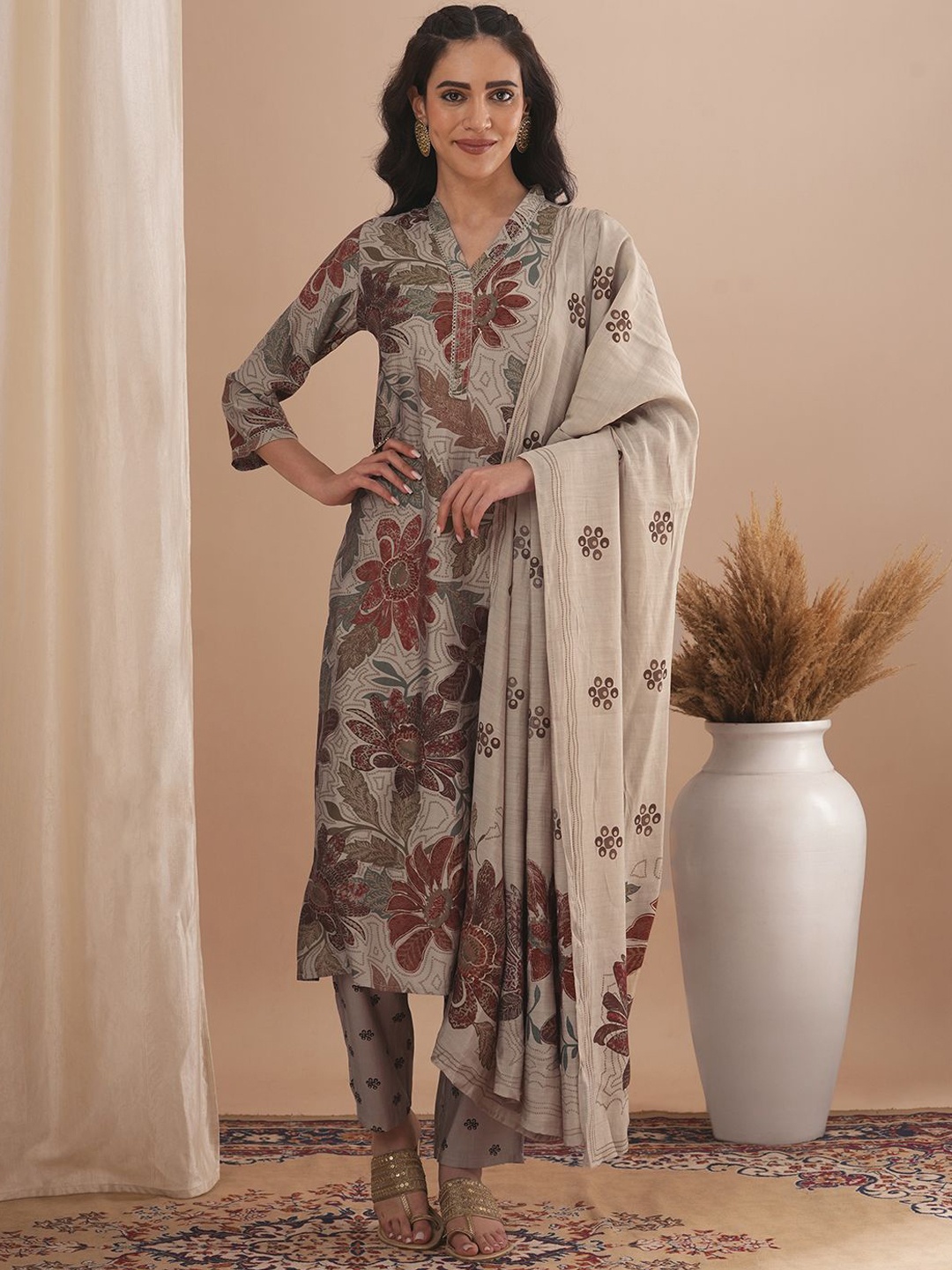 FASHOR Floral Printed Regular Straight Kurta with Trousers & Dupatta, Taupe
FASHOR Floral Printed Regular Straight Kurta with Trousers & Dupatta, Taupe