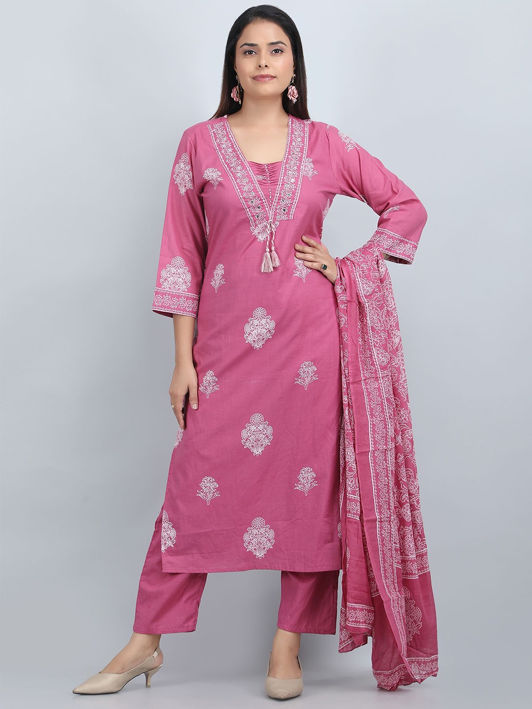 SHIFORY Floral Printed Sequinned Pure Cotton Straight Kurta With Trousers & Dupatta, Pink
SHIFORY Floral Printed Sequinned Pure Cotton Straight Kurta With Trousers & Dupatta, Pink