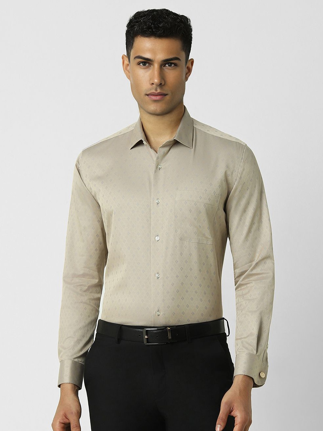 Van Heusen Men Spread Collar Geometric Printed Cotton Slim Fit Formal Shirt, Khaki
Van Heusen Men Spread Collar Geometric Printed Cotton Slim Fit Formal Shirt, Khaki