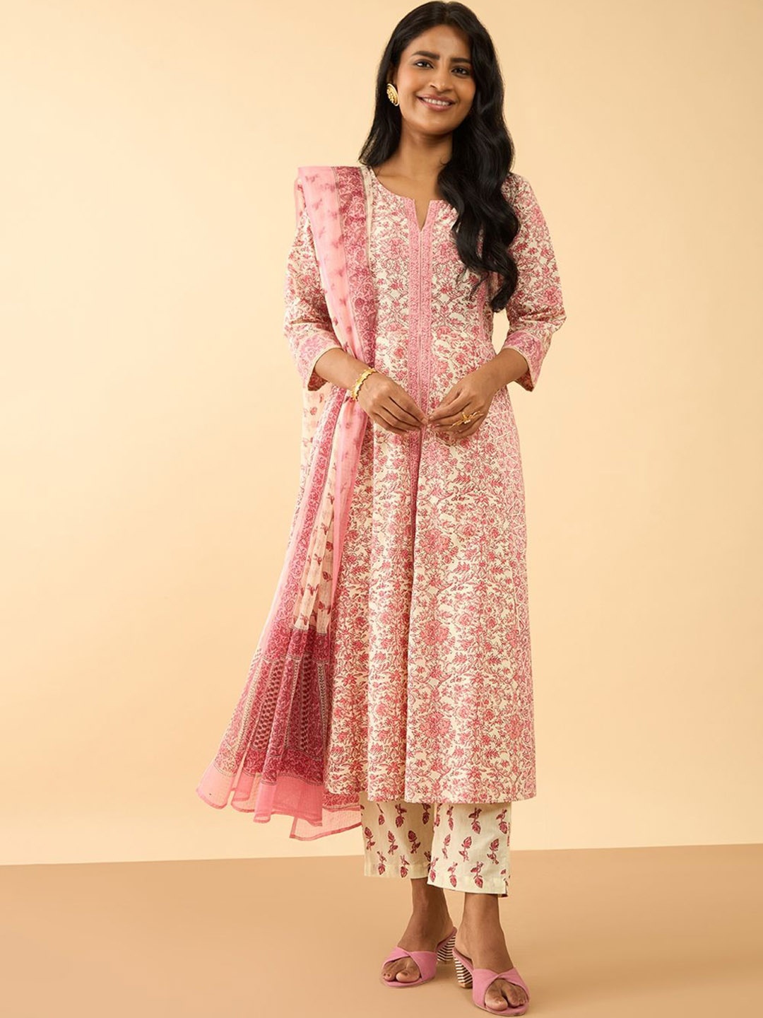 Taneira Floral Printed Pure Cotton Anarkali Kurta with Trousers & Dupatta, Pink
Taneira Floral Printed Pure Cotton Anarkali Kurta with Trousers & Dupatta, Pink