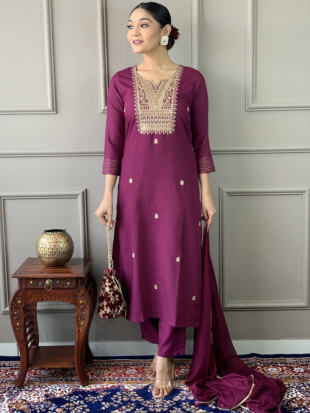 MORLY Floral Embroidered Thread Work Notch Neck Straight Kurta with Trousers & Dupatta, Purple
MORLY Floral Embroidered Thread Work Notch Neck Straight Kurta with Trousers & Dupatta, Purple