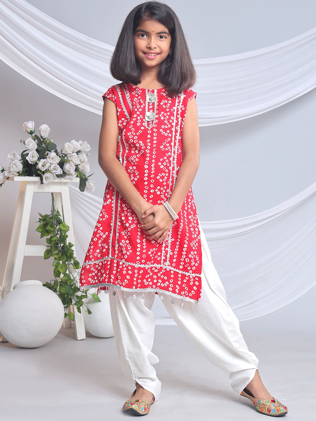 misbis Girls Bandhani Printed Gotta Patti Pure Cotton Kurti with Dhoti Pant, Red
misbis Girls Bandhani Printed Gotta Patti Pure Cotton Kurti with Dhoti Pant, Red