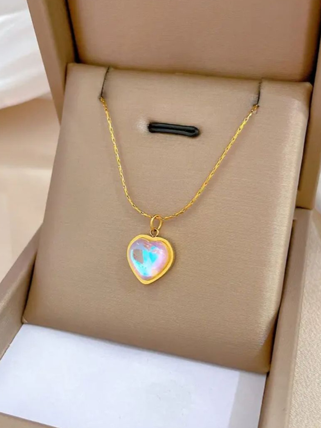 V FASHION JEWELLERY Gold Plated Stainless Steel Heart Stone Studded Pendant With Chain
V FASHION JEWELLERY Gold Plated Stainless Steel Heart Stone Studded Pendant With Chain