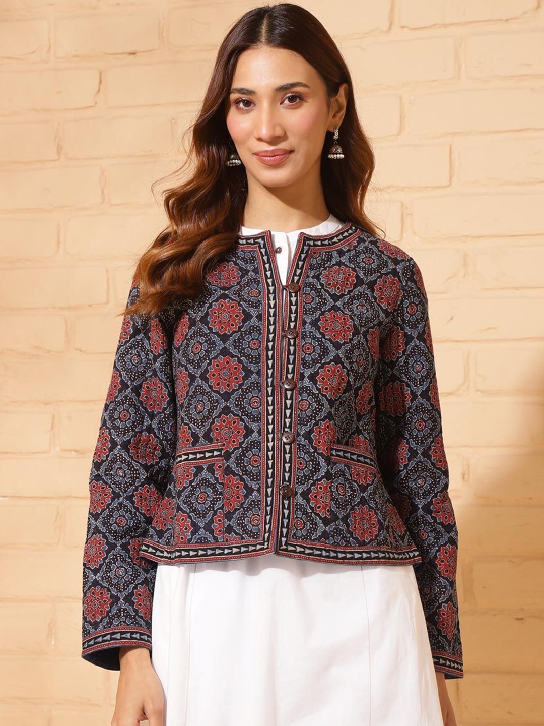 Fabindia Women Collarless Ethnic Motifs Printed Cotton Casual Tailored Jacket, Navy blue
Fabindia Women Collarless Ethnic Motifs Printed Cotton Casual Tailored Jacket, Navy blue