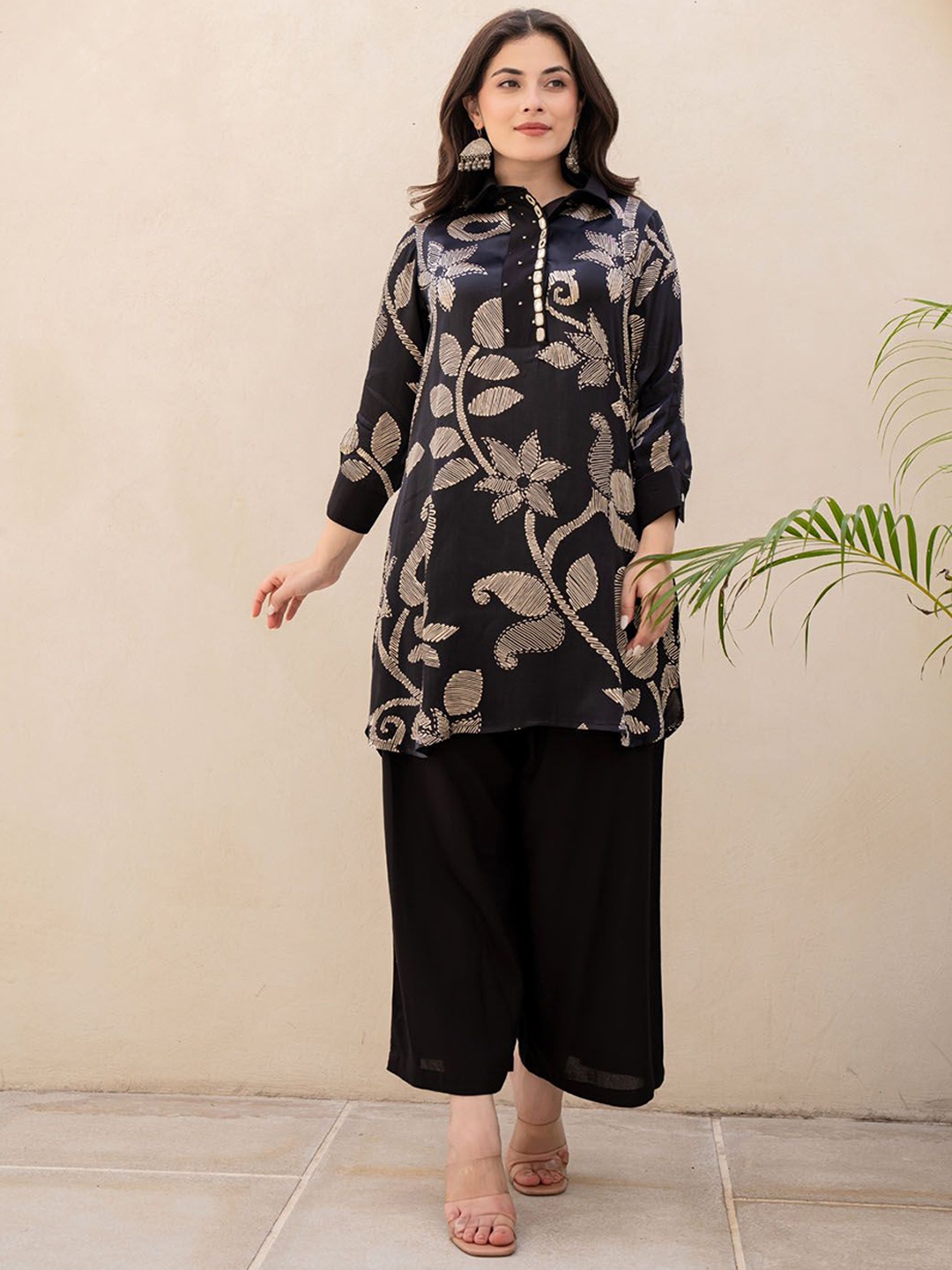 FASHION DWAR Floral Printed Shirt Collar Three-Quarter Sleeves Pure Silk Top With Palazzo, Black
FASHION DWAR Floral Printed Shirt Collar Three-Quarter Sleeves Pure Silk Top With Palazzo, Black