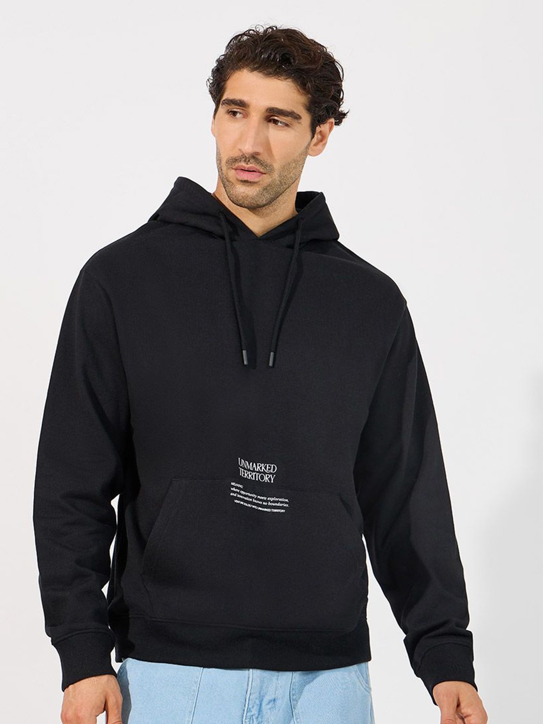 Styli Men Minimal Statement Print Front Pocket Relaxed Fit Hooded Sweatshirts, Black
Styli Men Minimal Statement Print Front Pocket Relaxed Fit Hooded Sweatshirts, Black