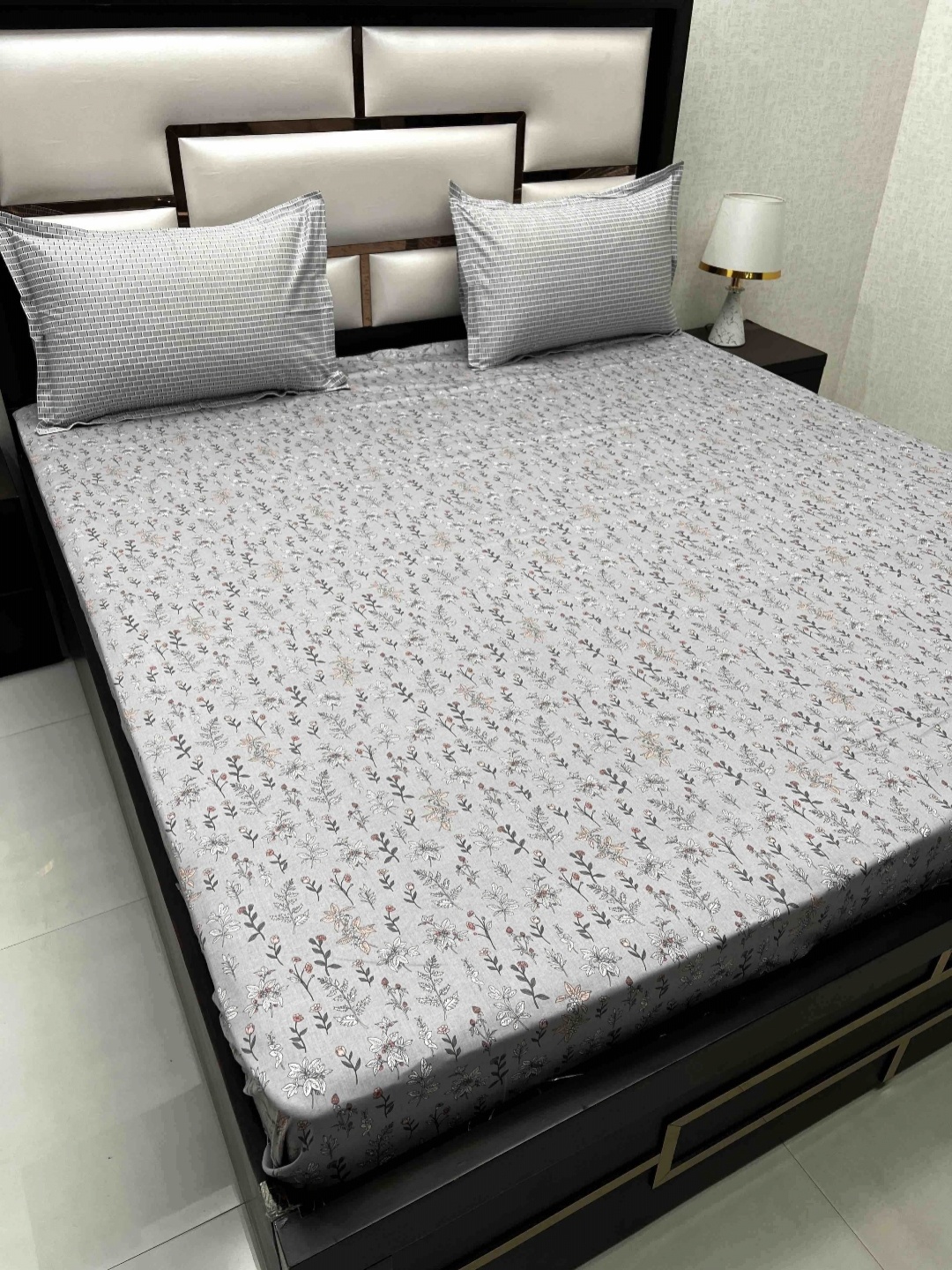 Pure Decor Cotton King Size Double Bed Bedsheet With 2 Pillow Covers 2.74m X 2.74m, Grey
Pure Decor Cotton King Size Double Bed Bedsheet With 2 Pillow Covers 2.74m X 2.74m, Grey
